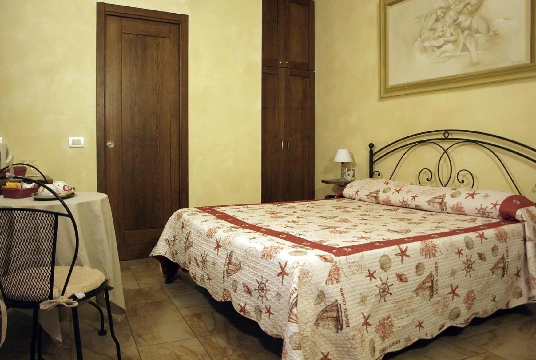 Photo of the whole room, Bed in Pietre di Mare