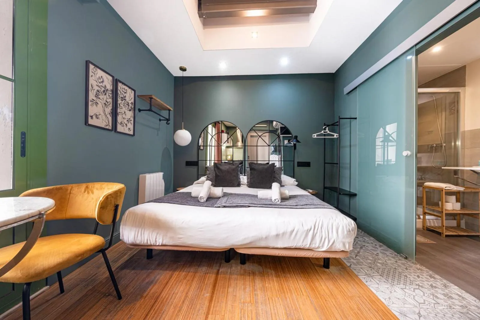 Photo of the whole room, Bed in AinB Born-Dames Apartments