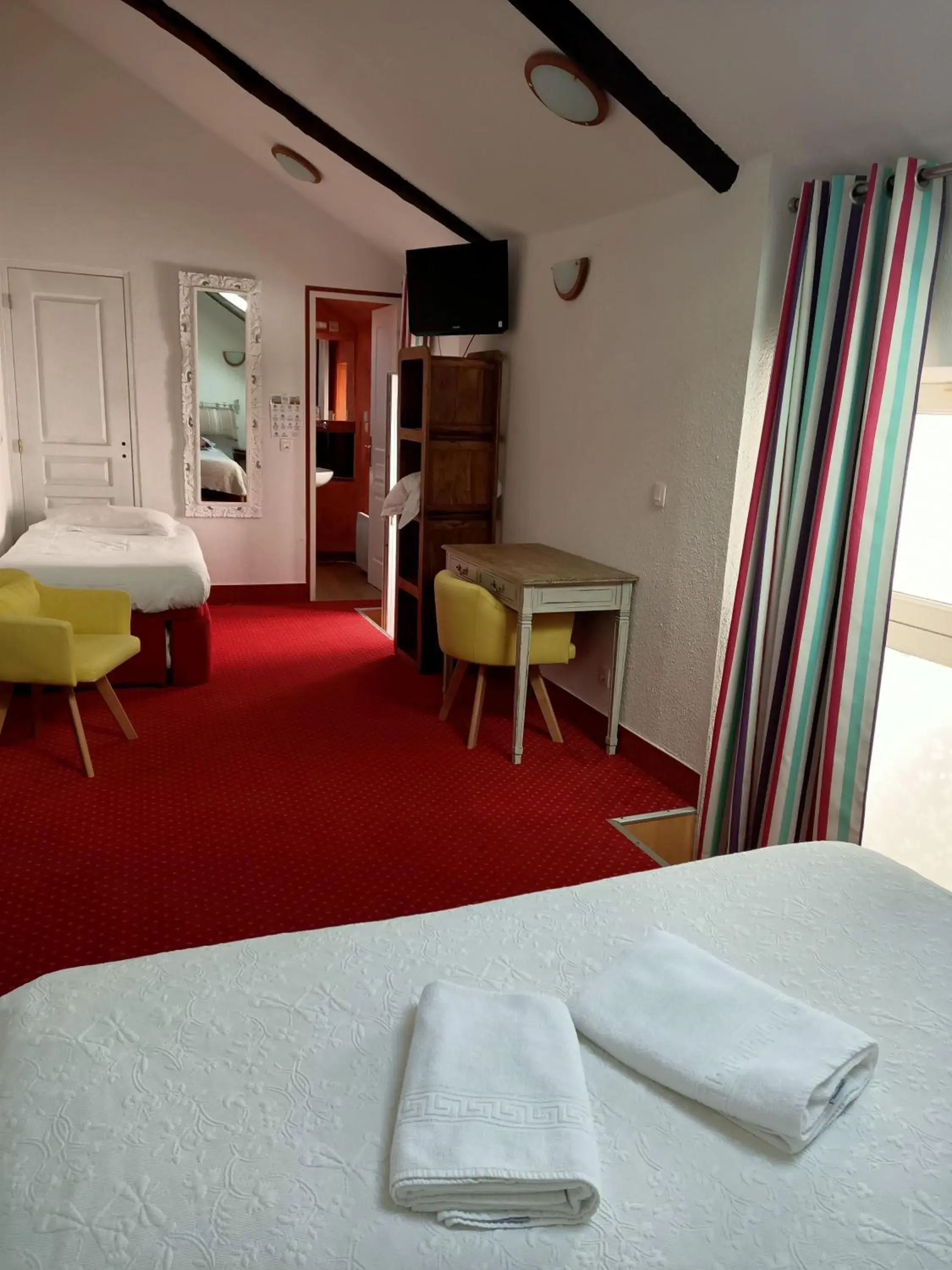 Family Room with Courtyard View in Hotel Saint Amant Family Room with Courtyard View in Hotel Saint Amant