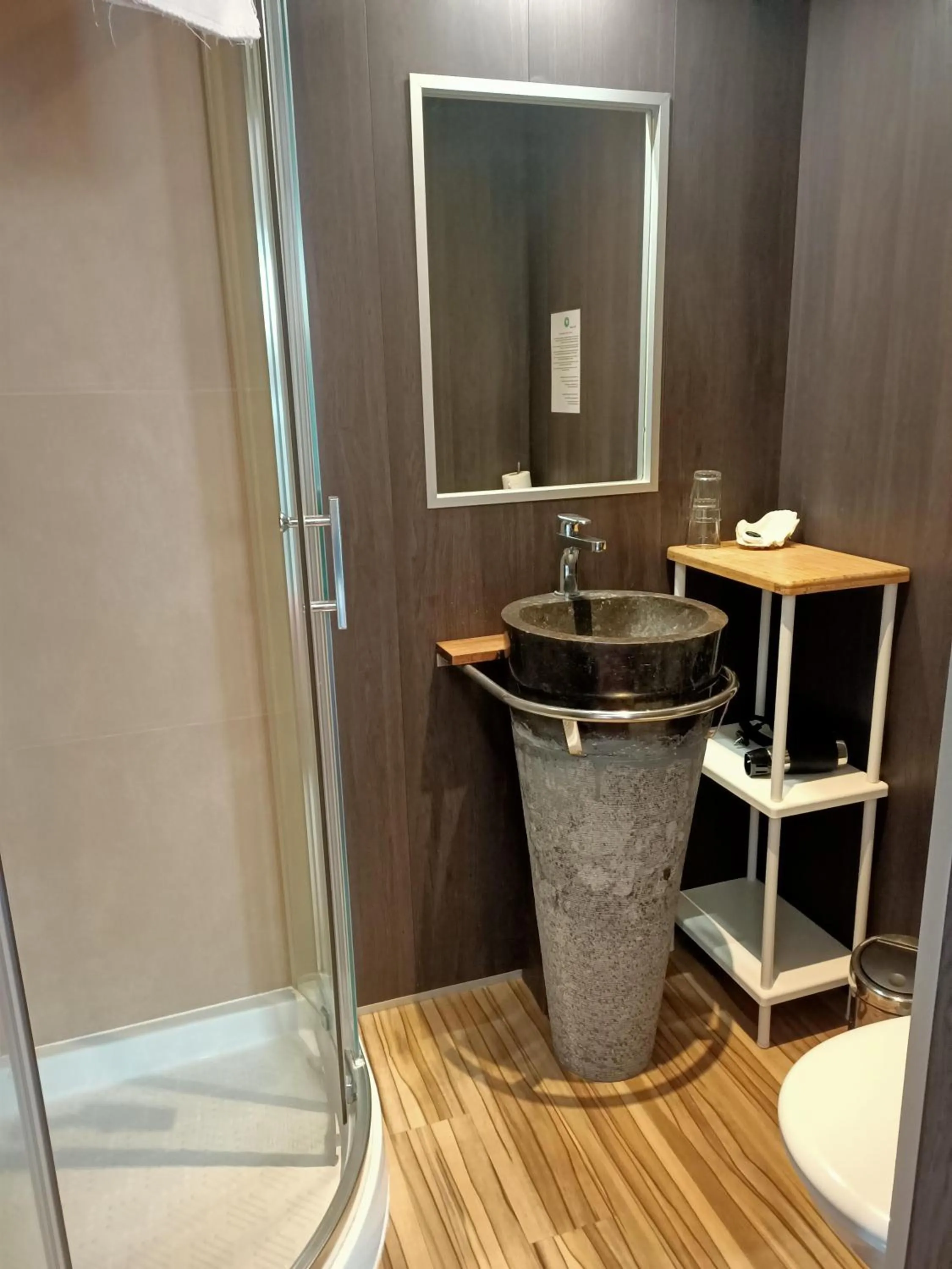 Bathroom in Hotel Saint Amant