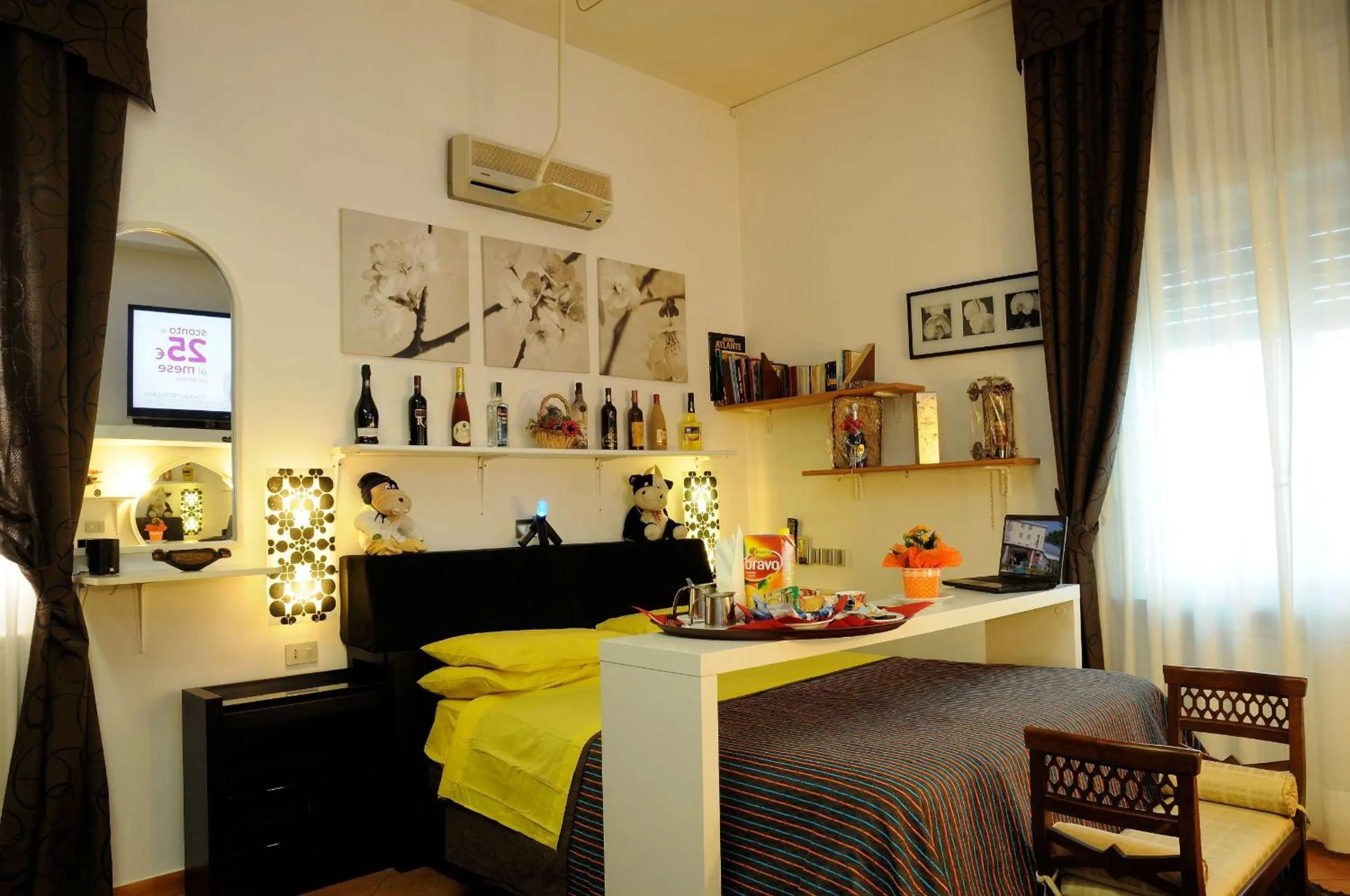 Decorative detail in Hotel Puntabella