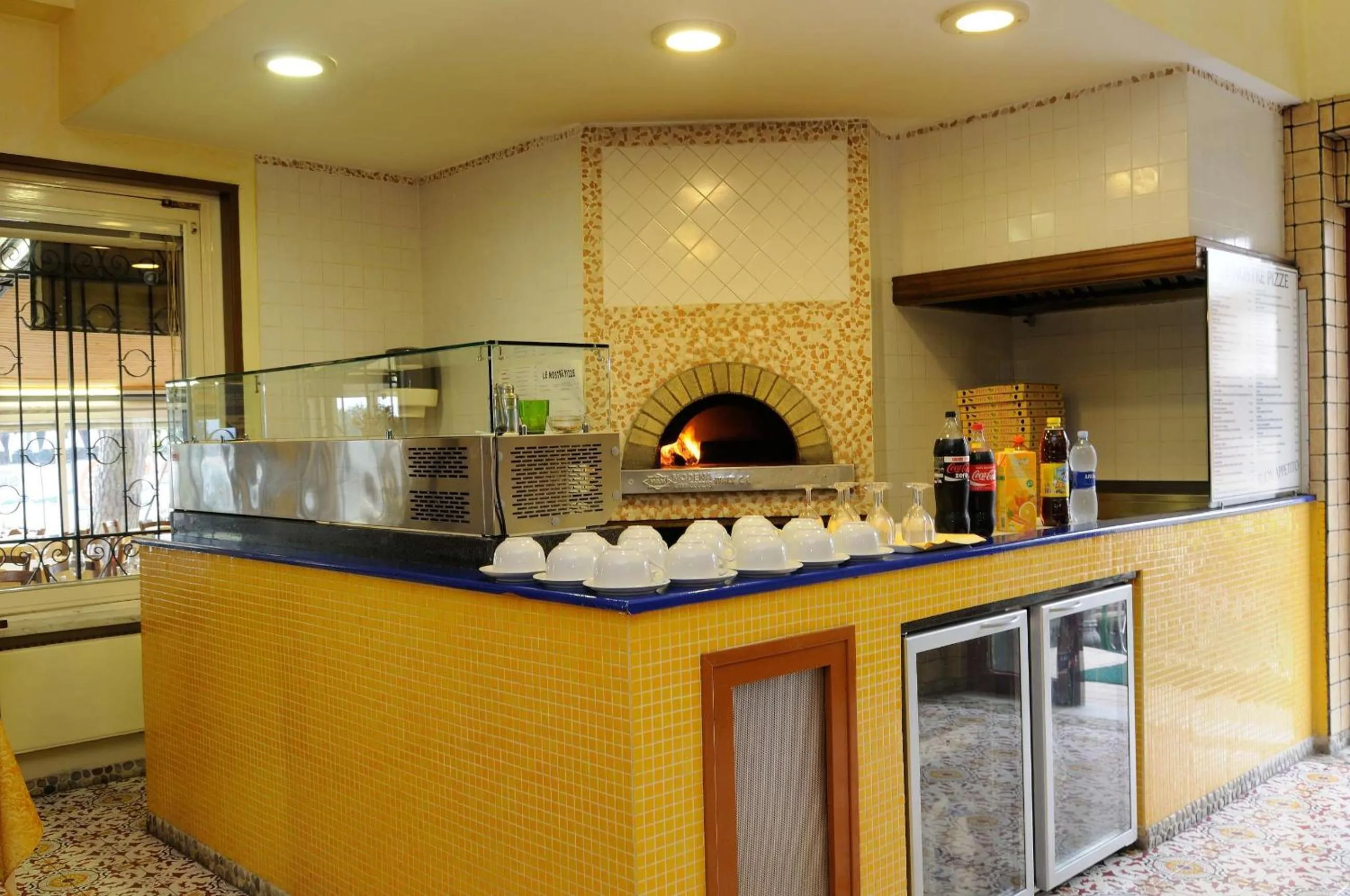 Restaurant/places to eat in Hotel Puntabella