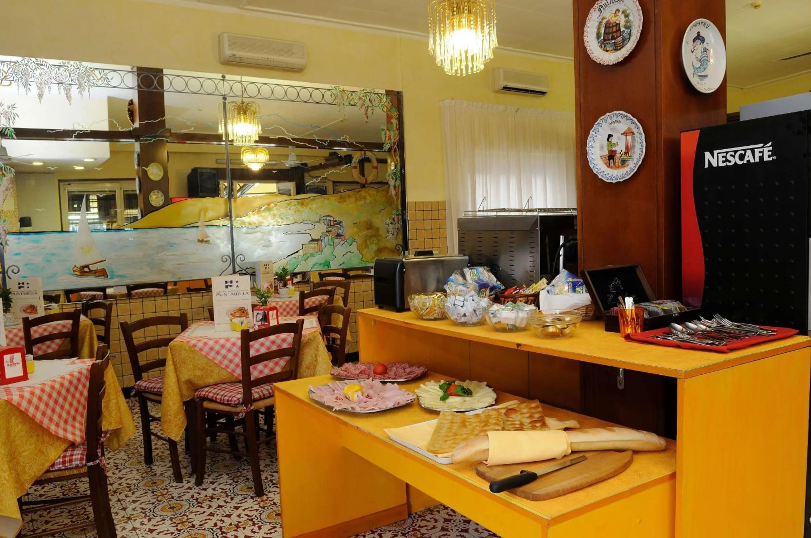Restaurant/places to eat in Hotel Puntabella