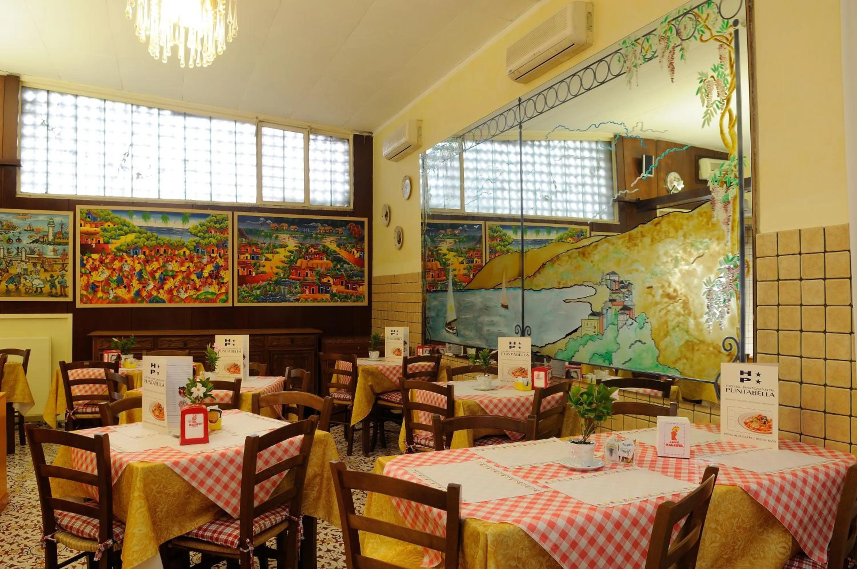 Restaurant/places to eat in Hotel Puntabella
