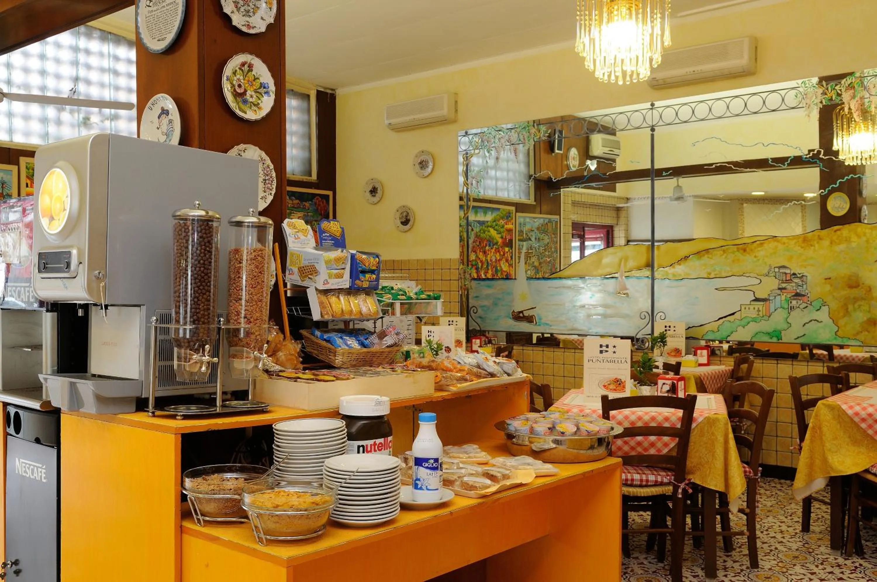 Restaurant/places to eat in Hotel Puntabella