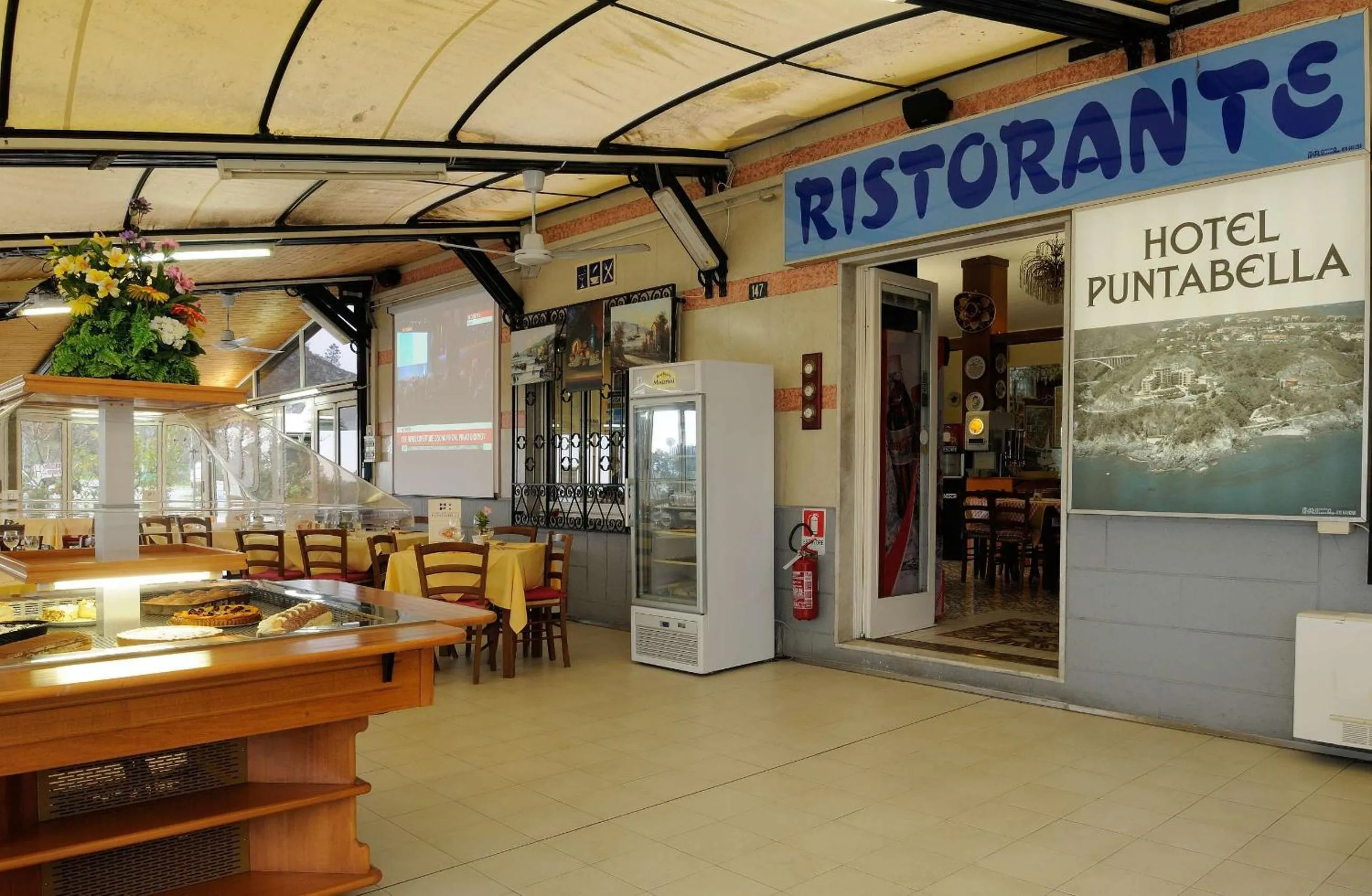 Restaurant/places to eat in Hotel Puntabella