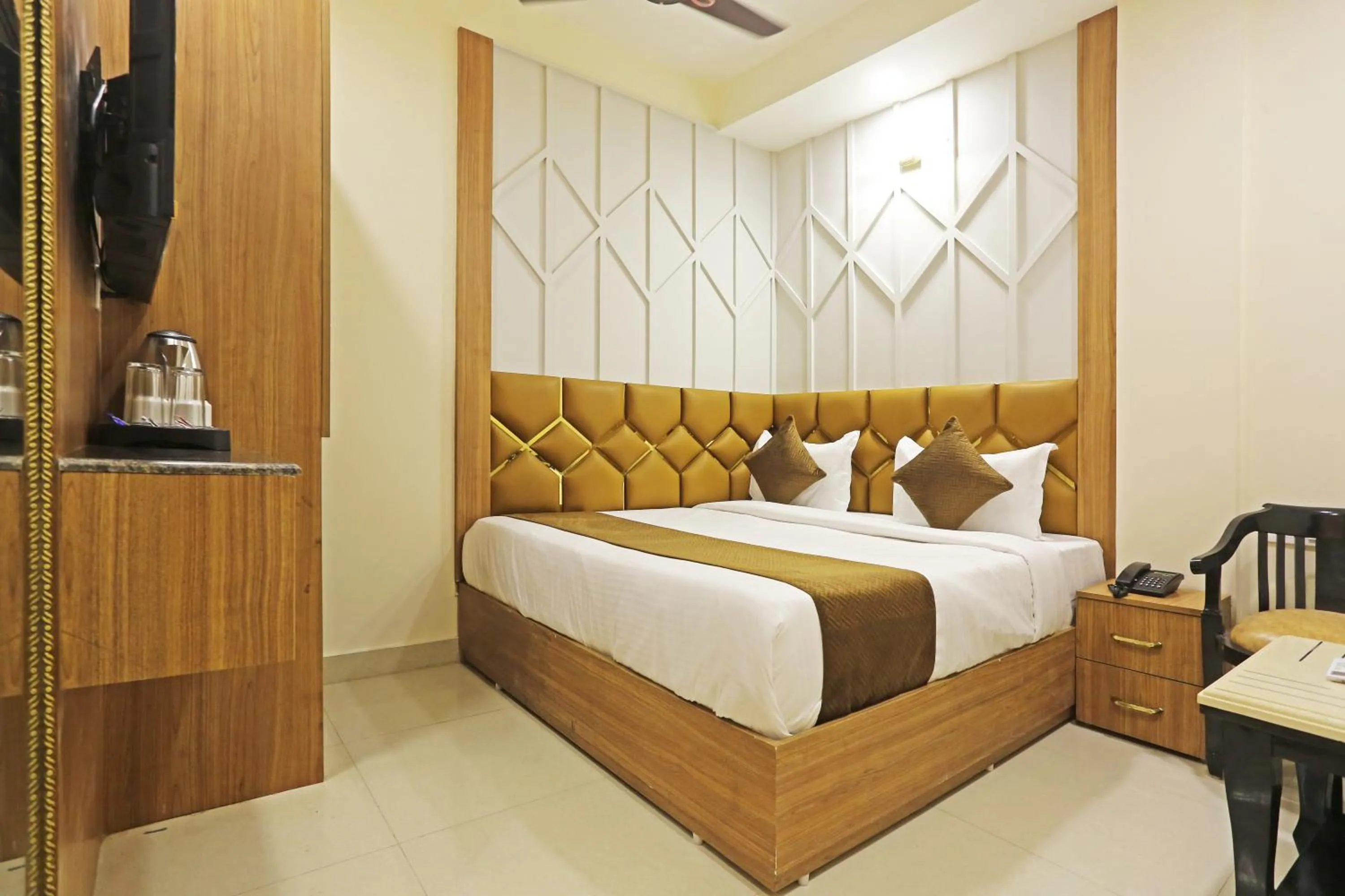 Bed in Hotel Nova Inn Near Delhi Airport