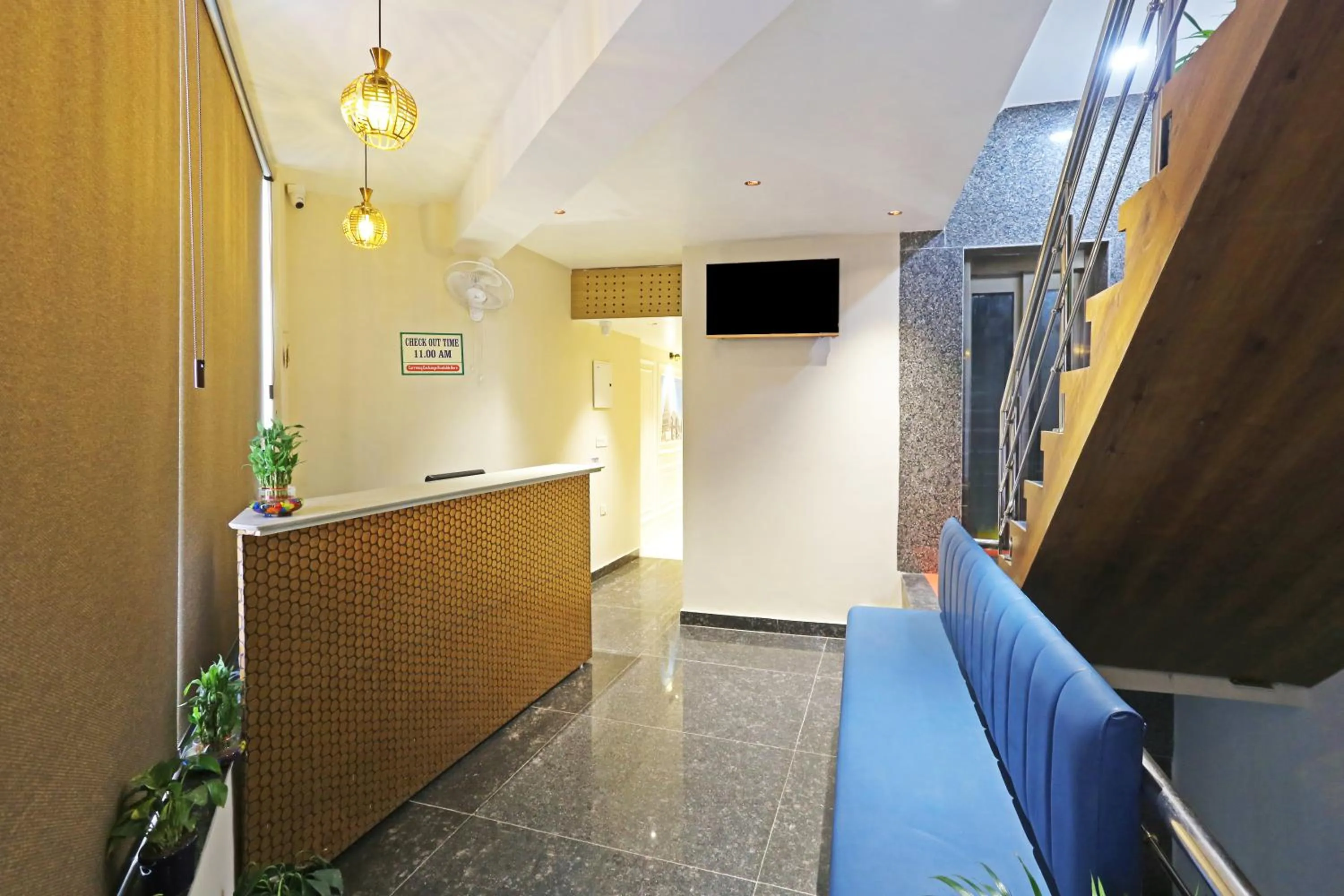 Communal lounge/ TV room in Hotel Nova Inn Near Delhi Airport