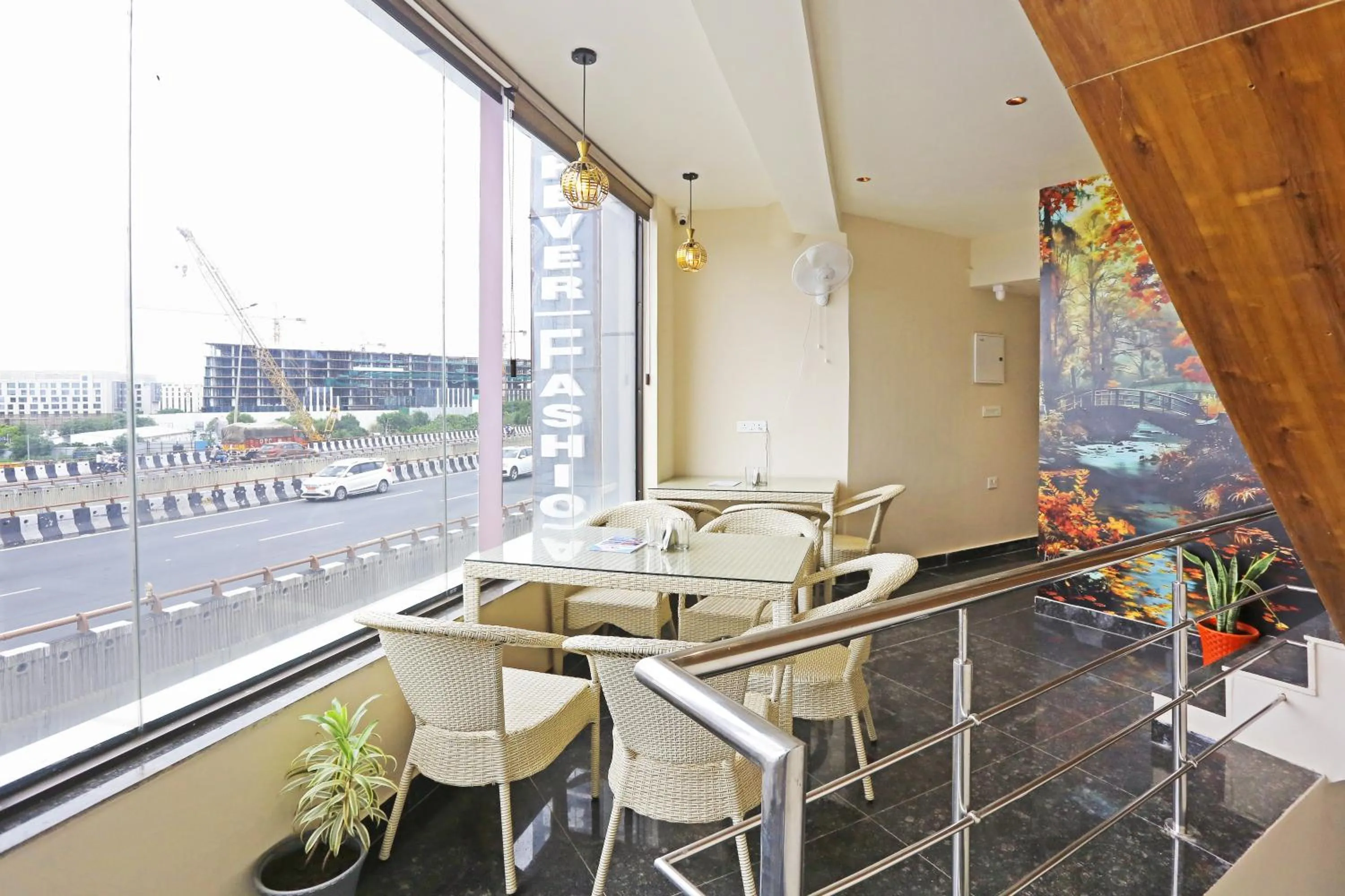 Restaurant/places to eat in Hotel Nova Inn Near Delhi Airport