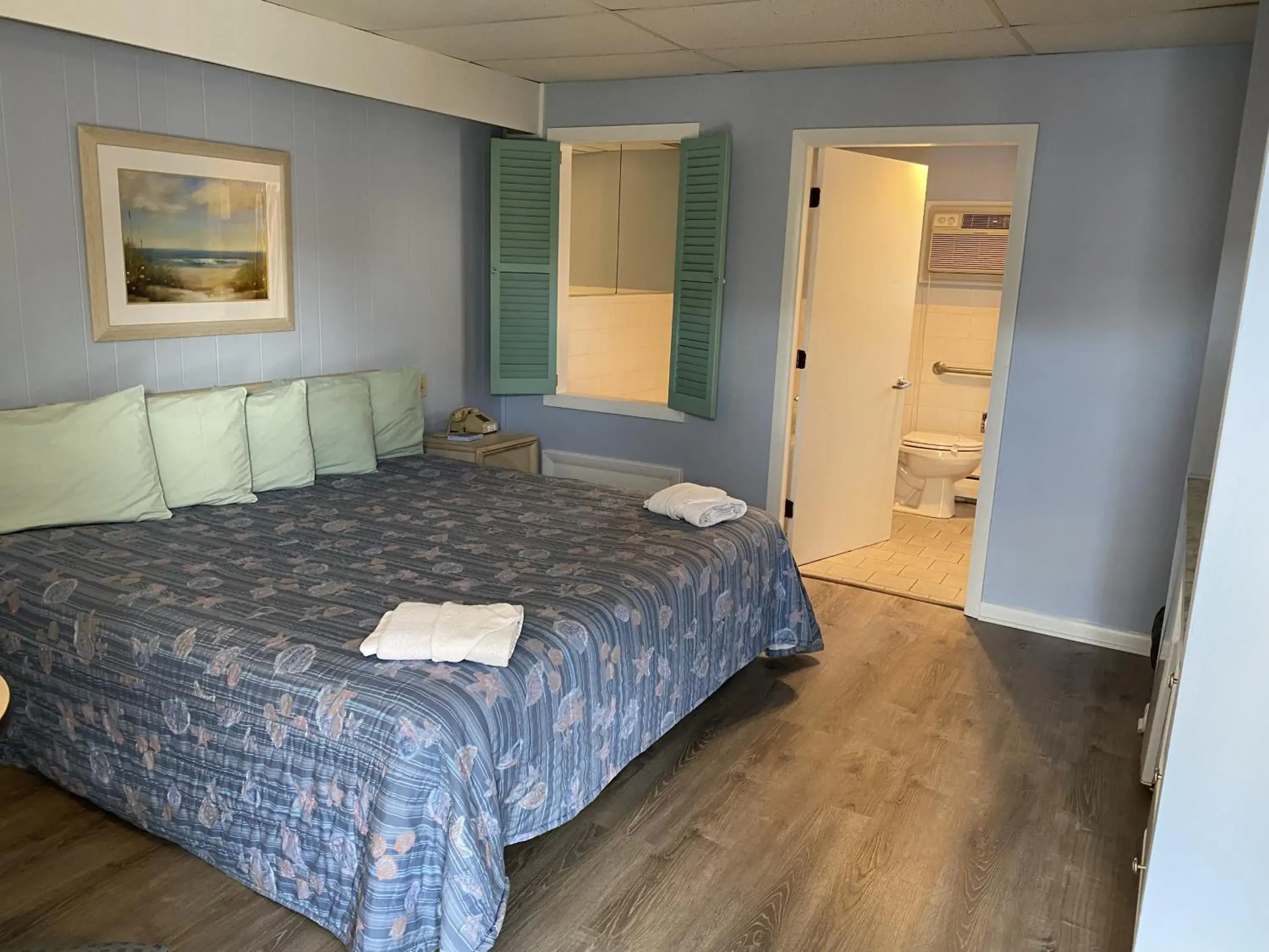 Main Building King Bed Jacuzzi First Floor in Beau Rivage Motel Main Building King Bed Jacuzzi First Floor in Beau Rivage Motel