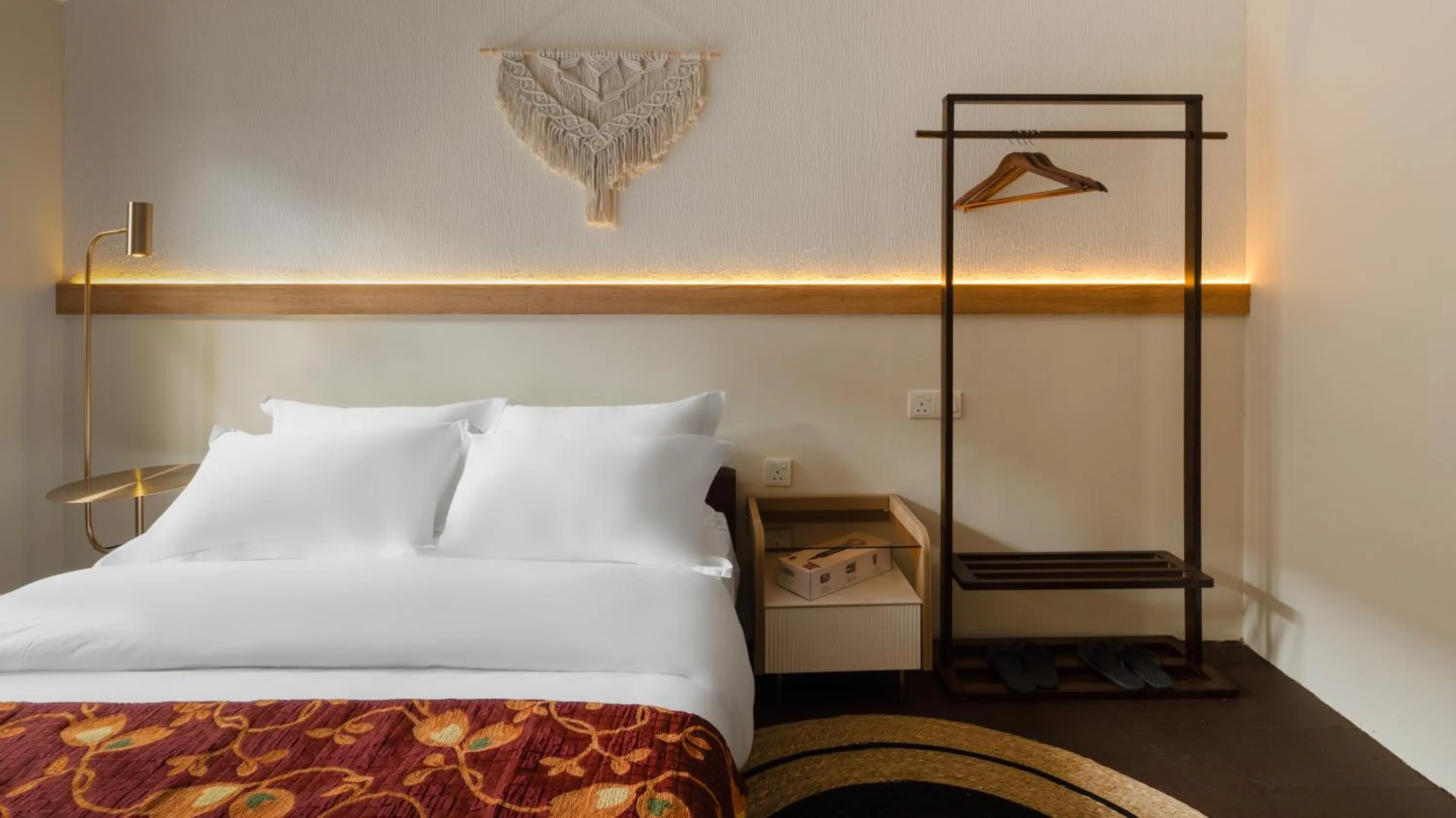 Photo of the whole room, Bed in Armenian House by IIP