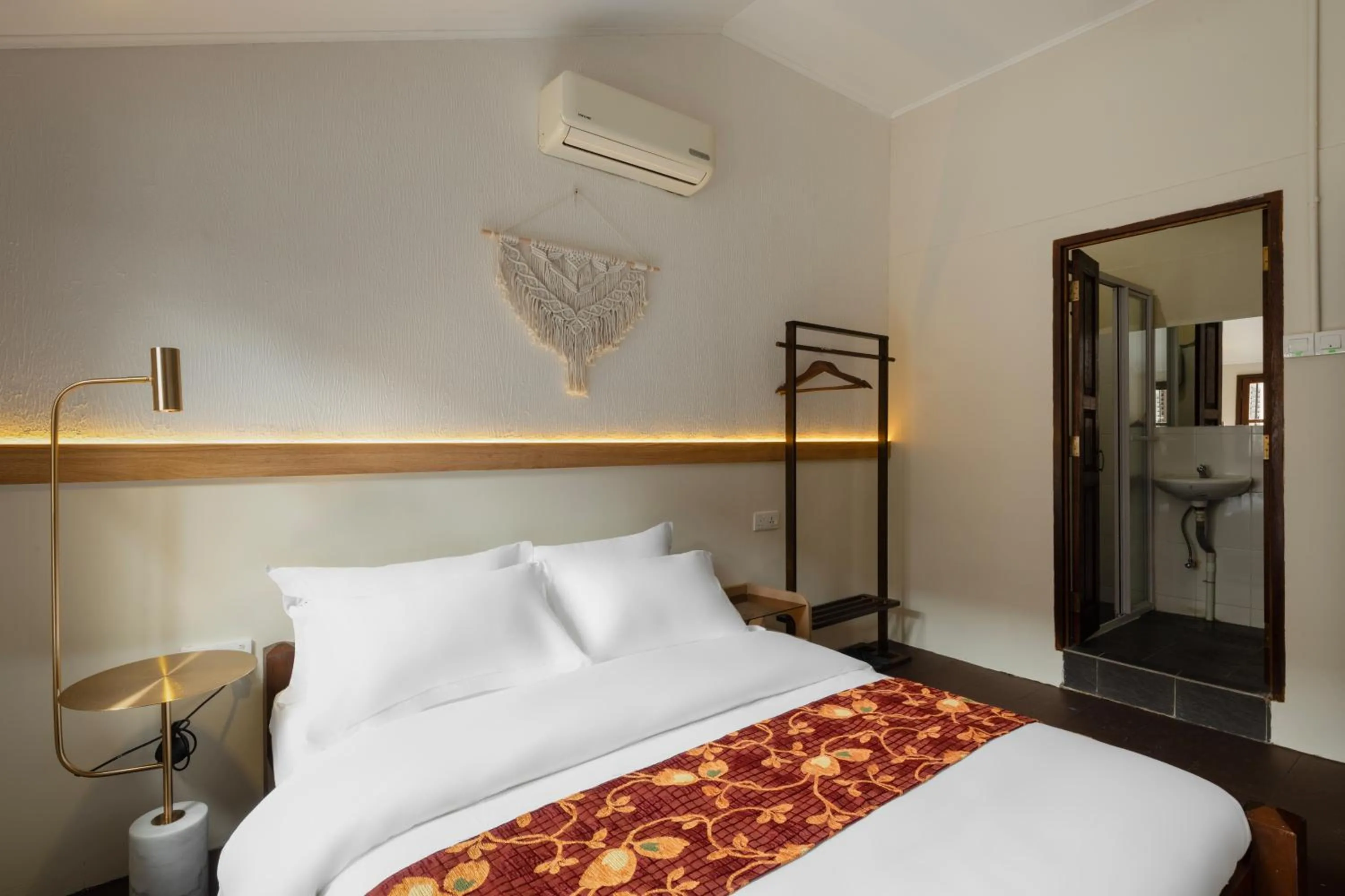 Bedroom, Bed in Armenian House by IIP