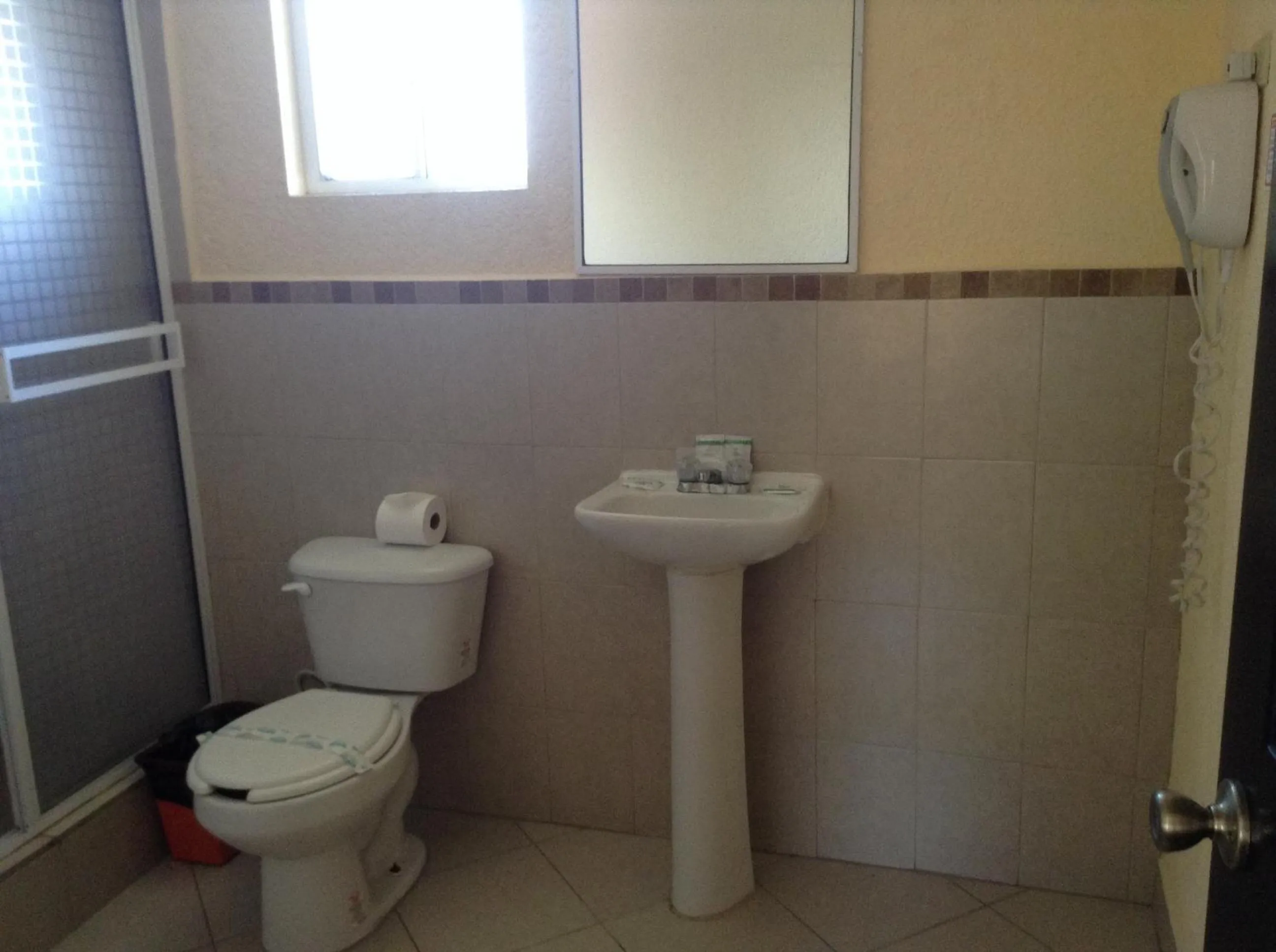 Toilet in Motel Agora