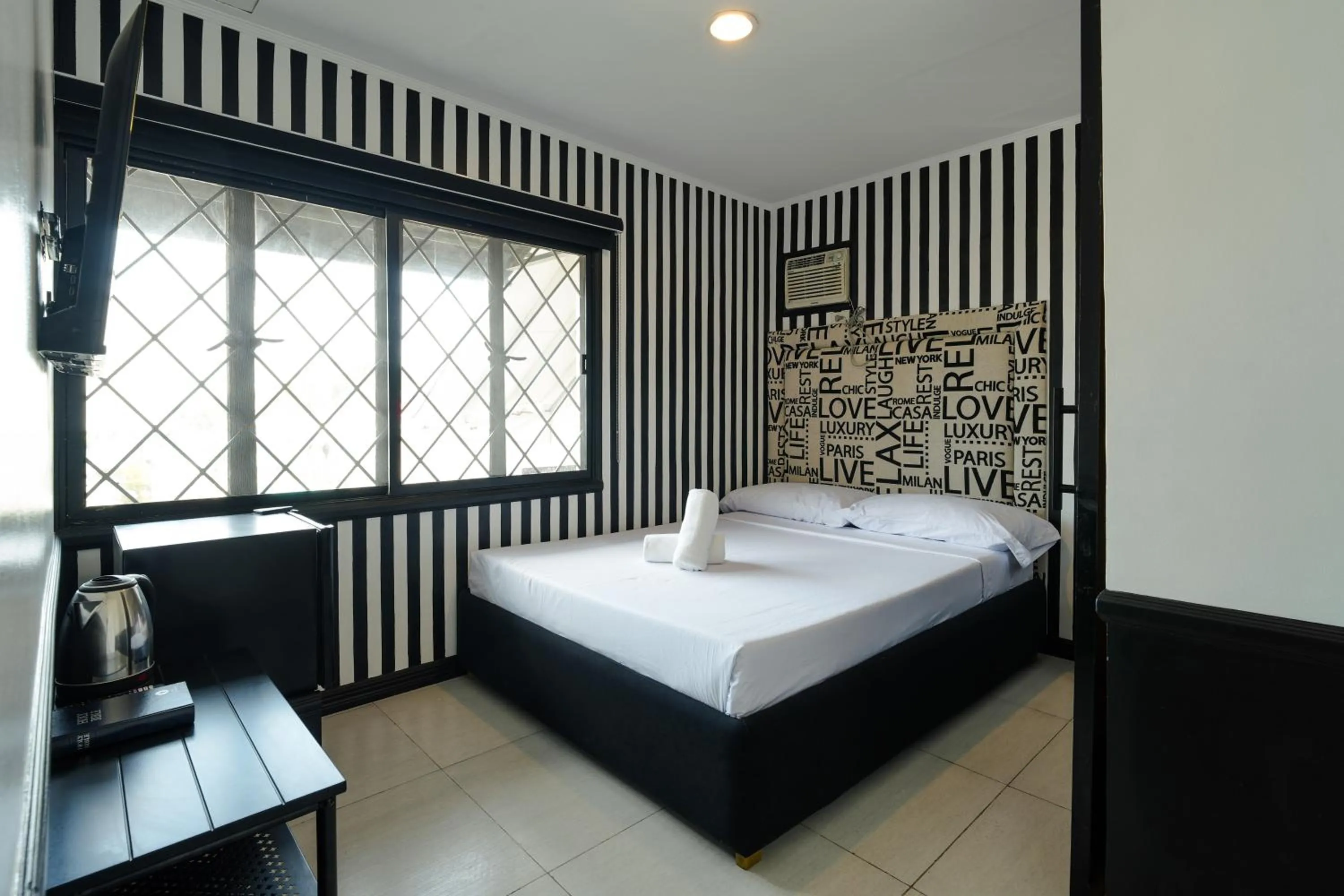 Bed in Jacobs Hill Tagaytay