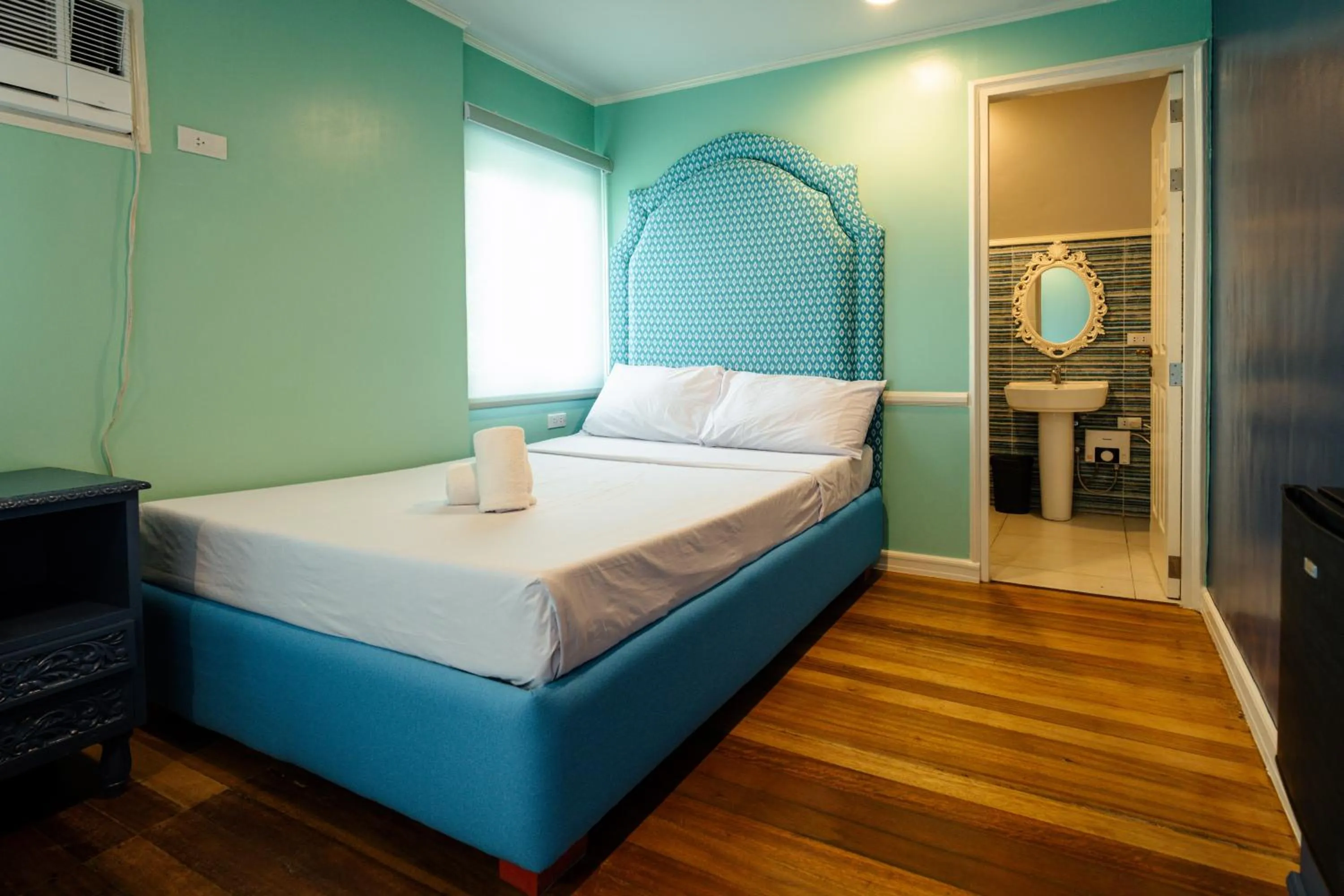 Bed in Jacobs Hill Tagaytay