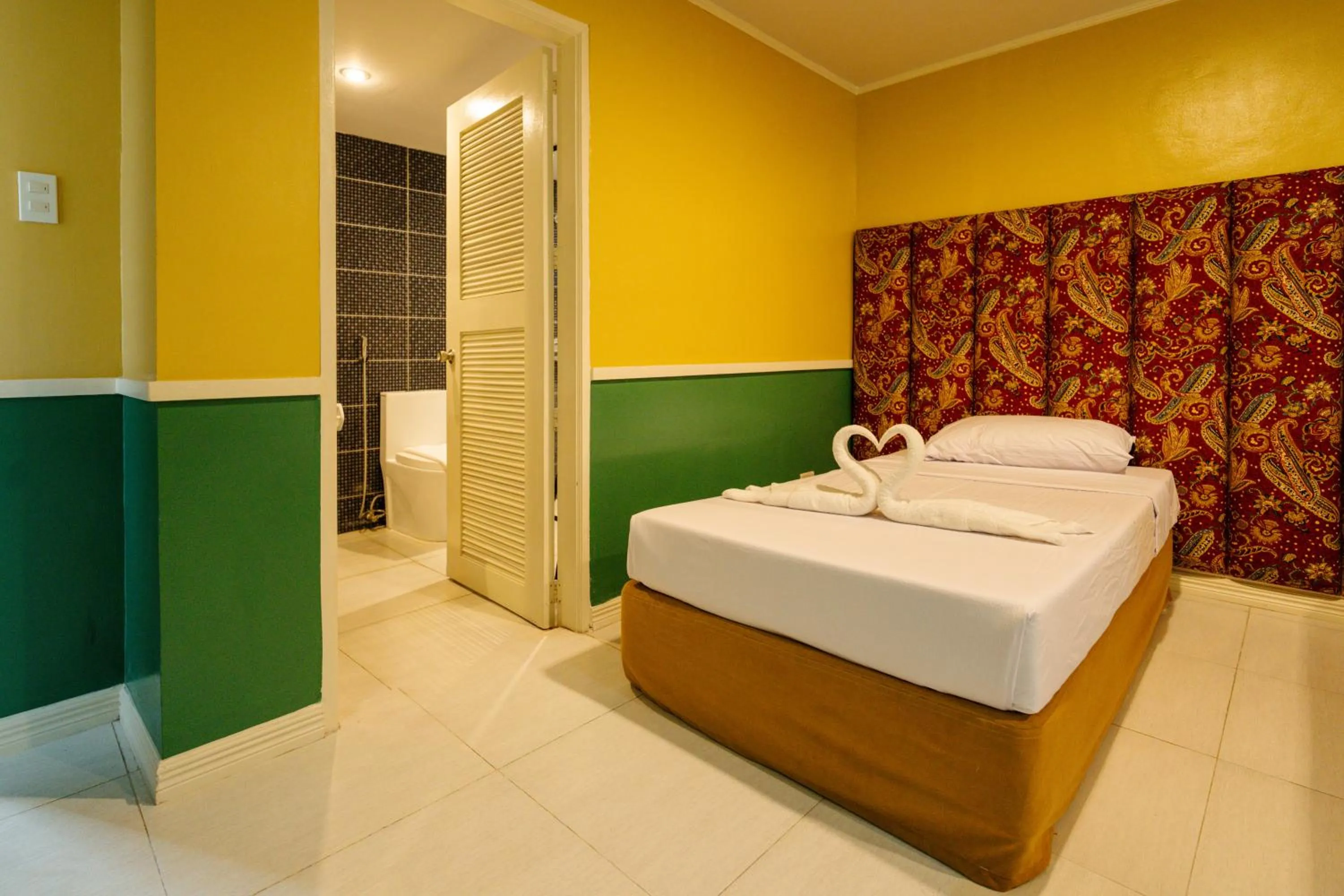 Bed in Jacobs Hill Tagaytay