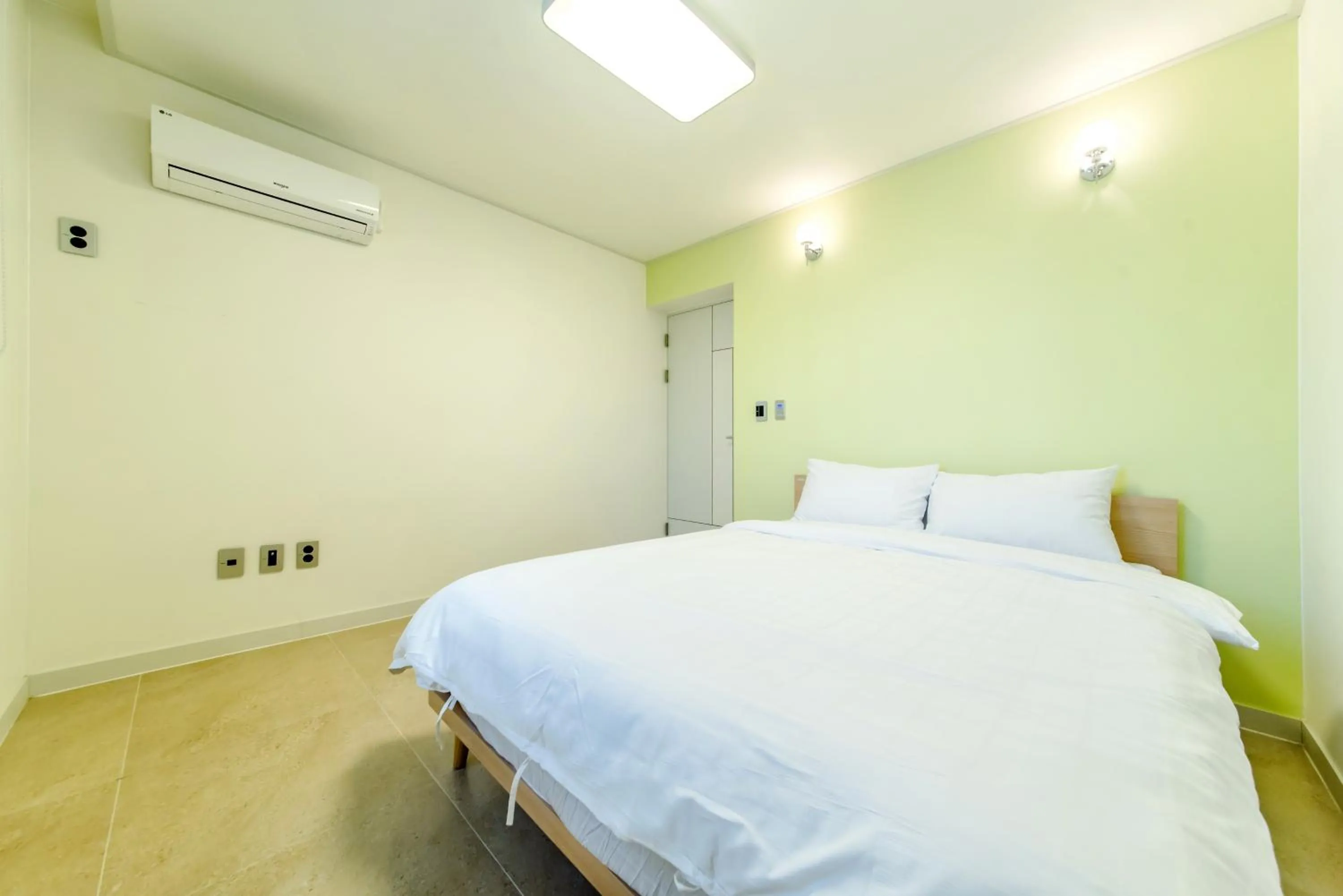 Bed in Donnaekohill Resort