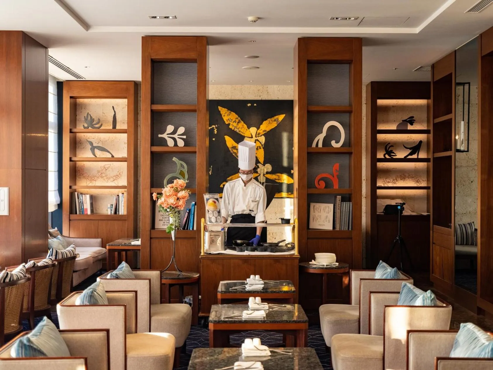 Lounge or bar in Hyatt Regency Naha, Okinawa