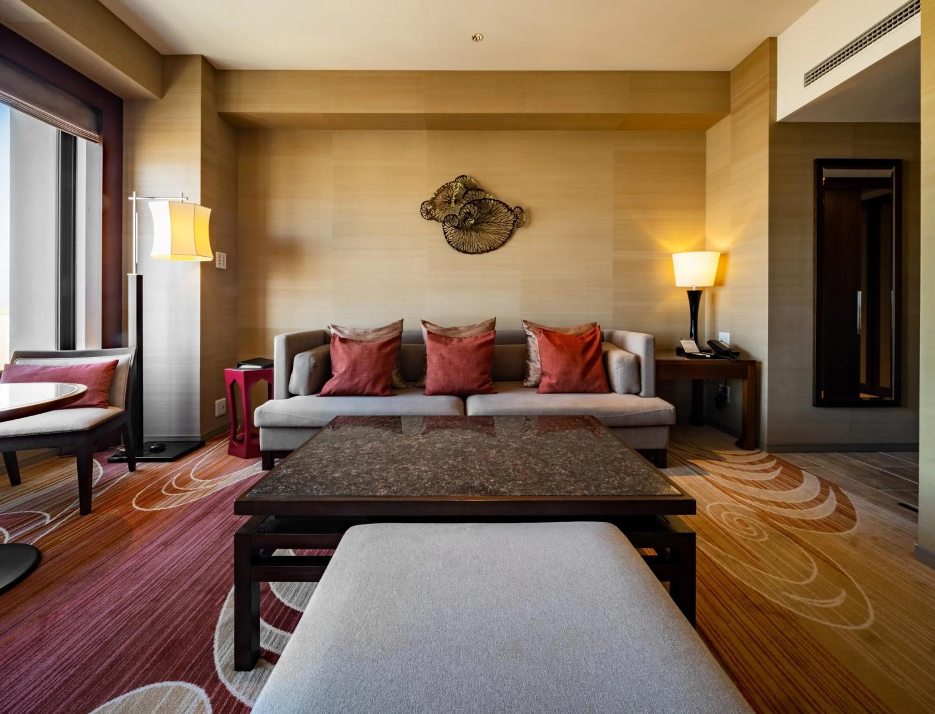 Living room, Bed in Hyatt Regency Naha, Okinawa