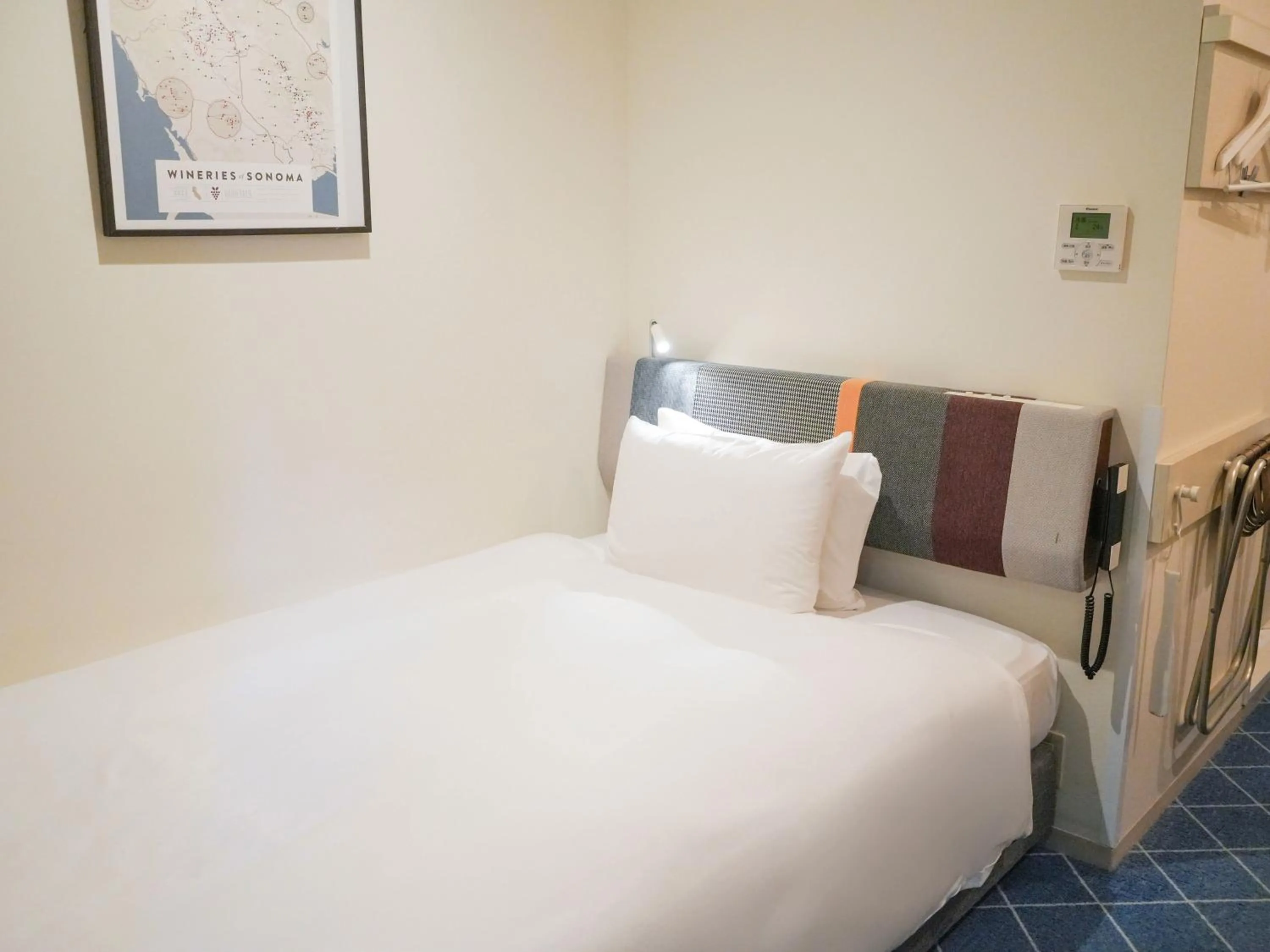 Bedroom, Bed in Rembrandt Style Yokohama Sakuragicho