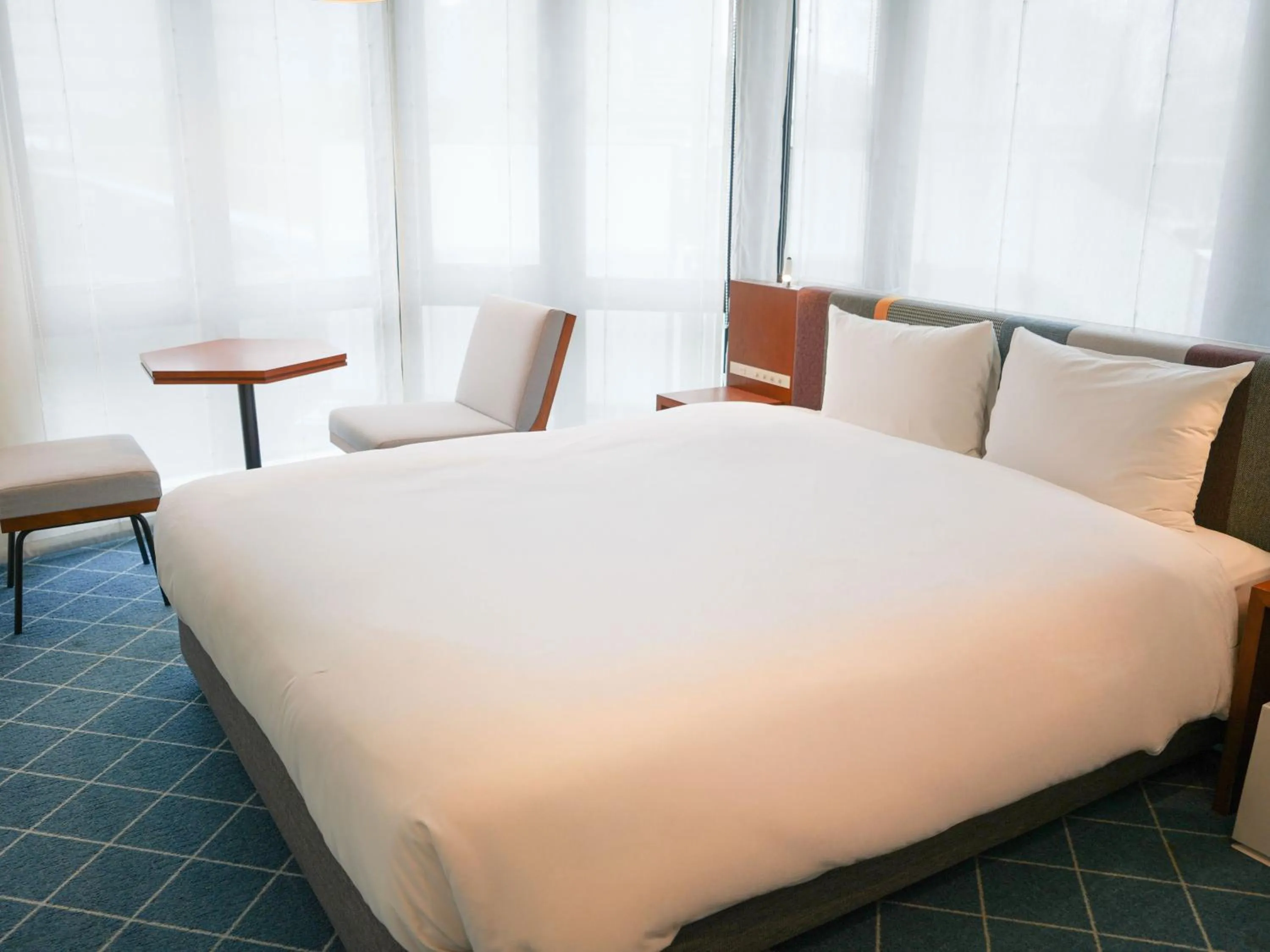 Bedroom, Bed in Rembrandt Style Yokohama Sakuragicho