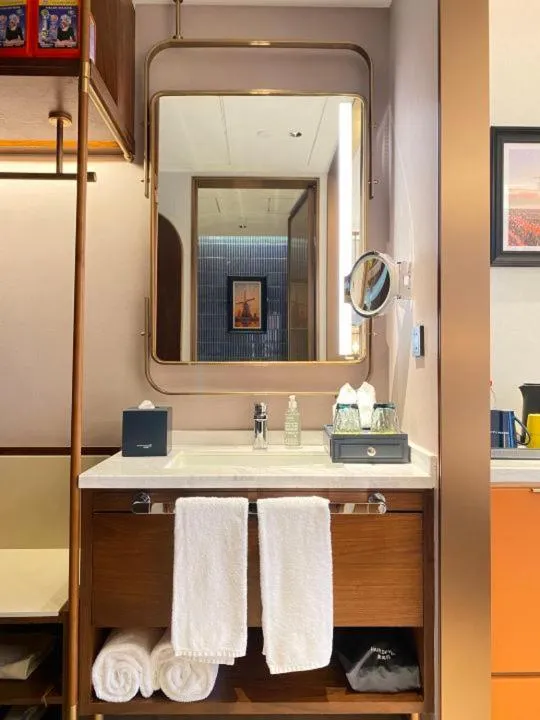 Bathroom in Shanghai Hongqiao Yankuang Tulip Hotel