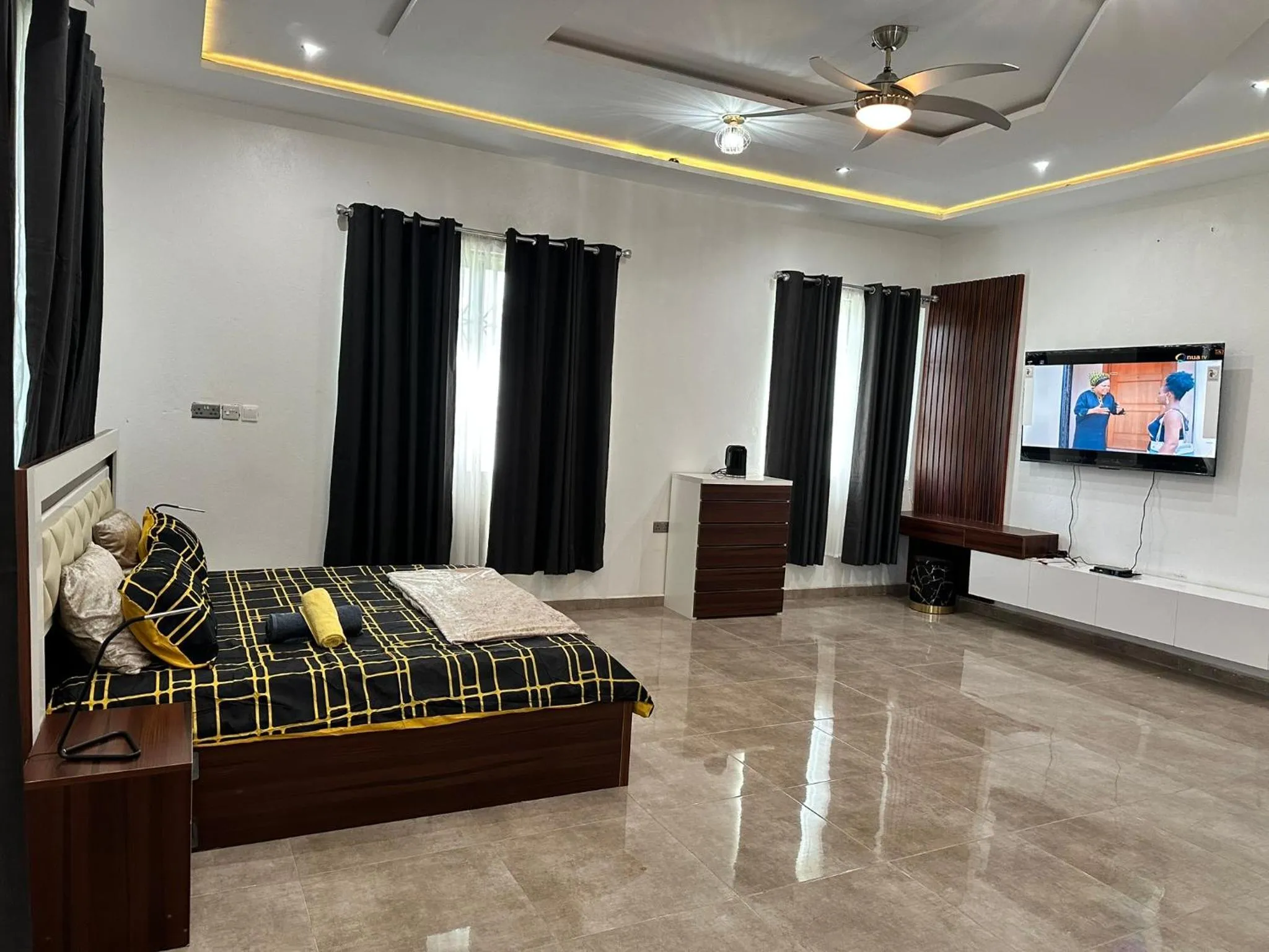 Bed in Nanani Luxury Villa