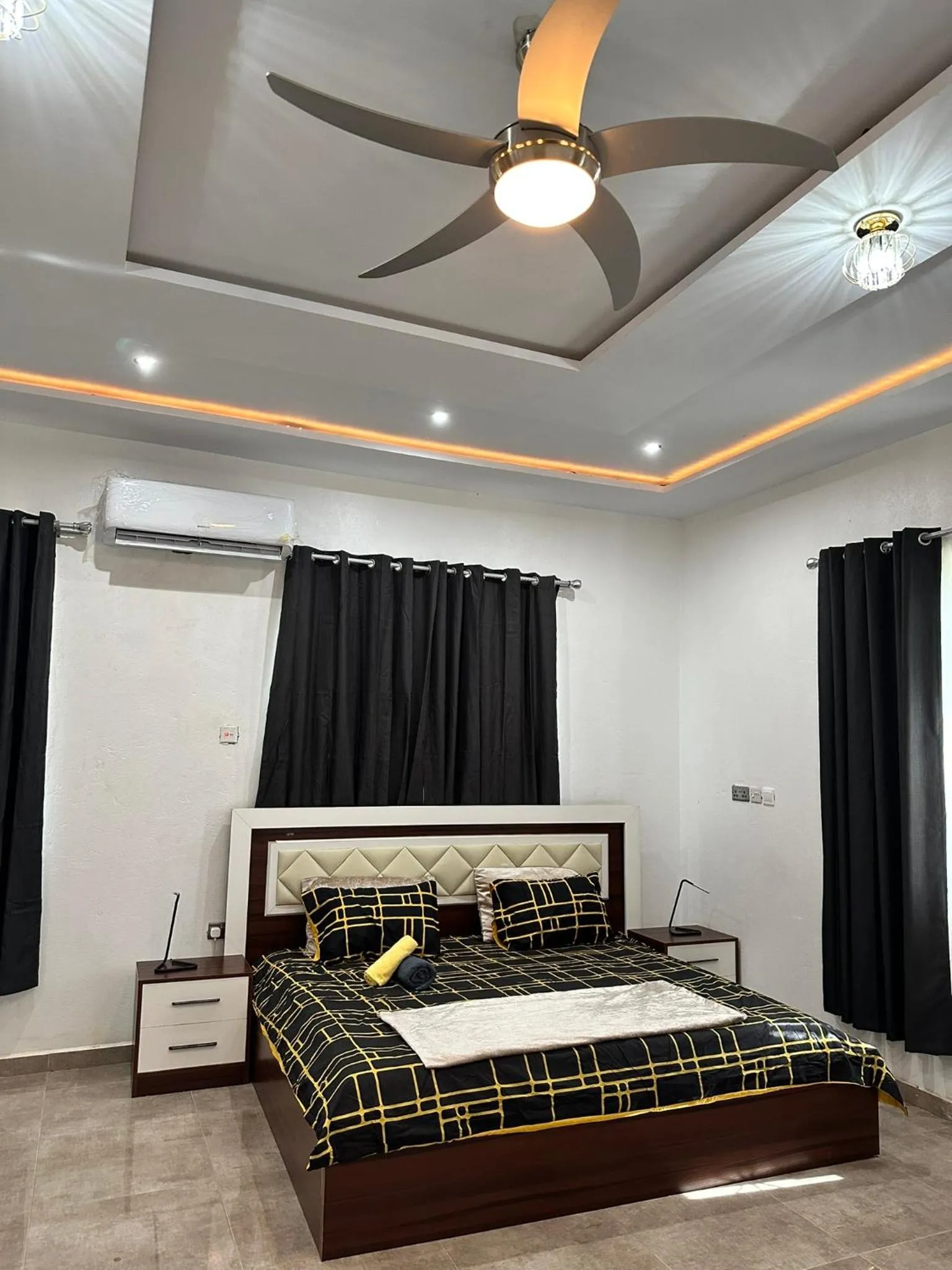Bed in Nanani Luxury Villa