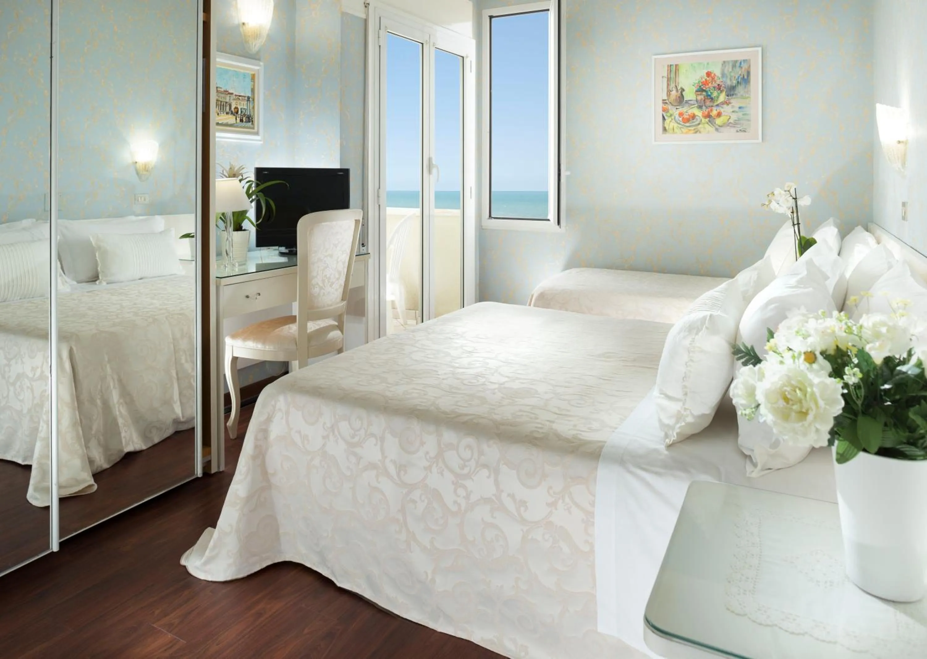 Photo of the whole room, Bed in Hotel Admiral - on the beach