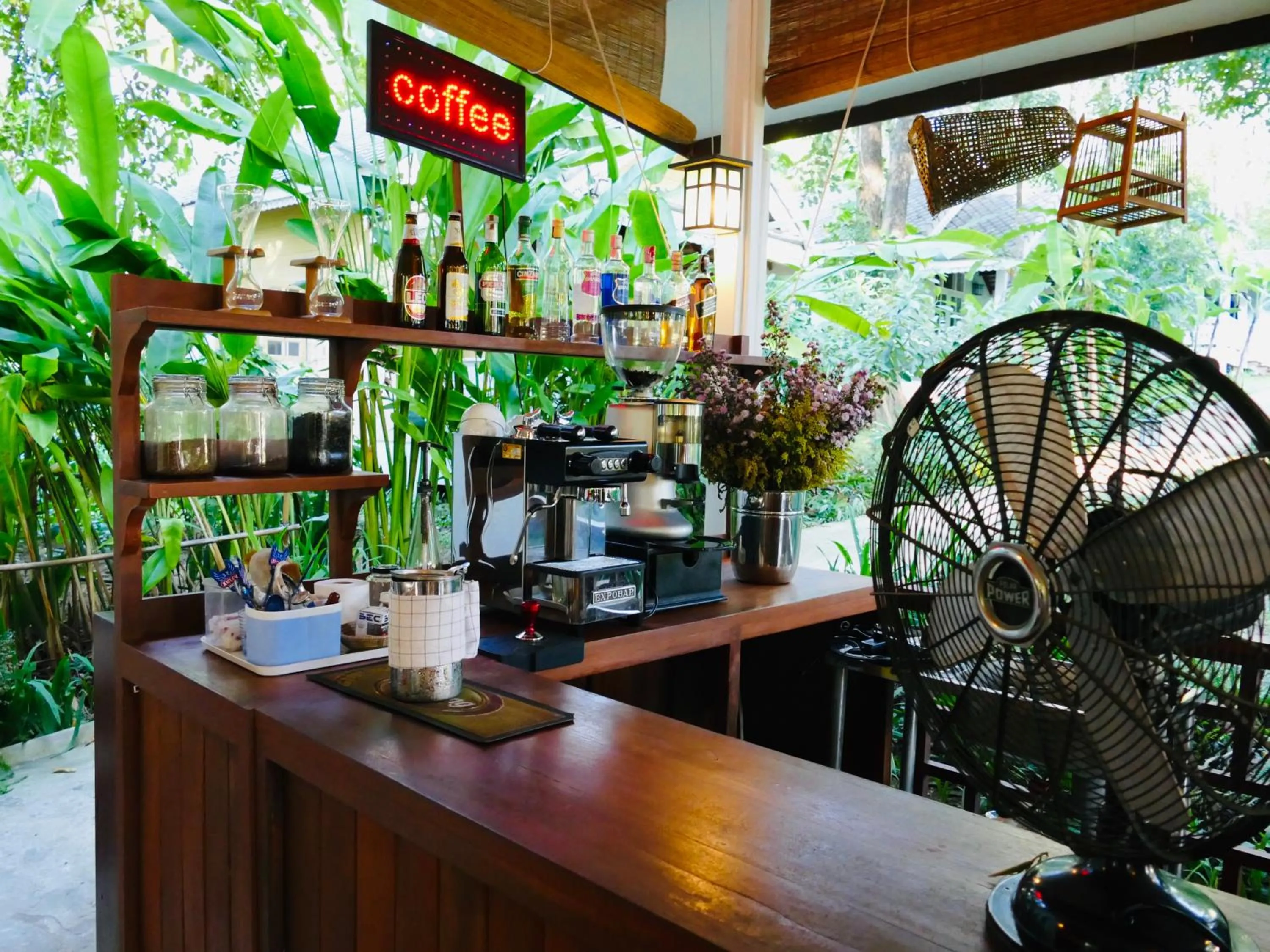 Restaurant/places to eat in Monoceros Resort