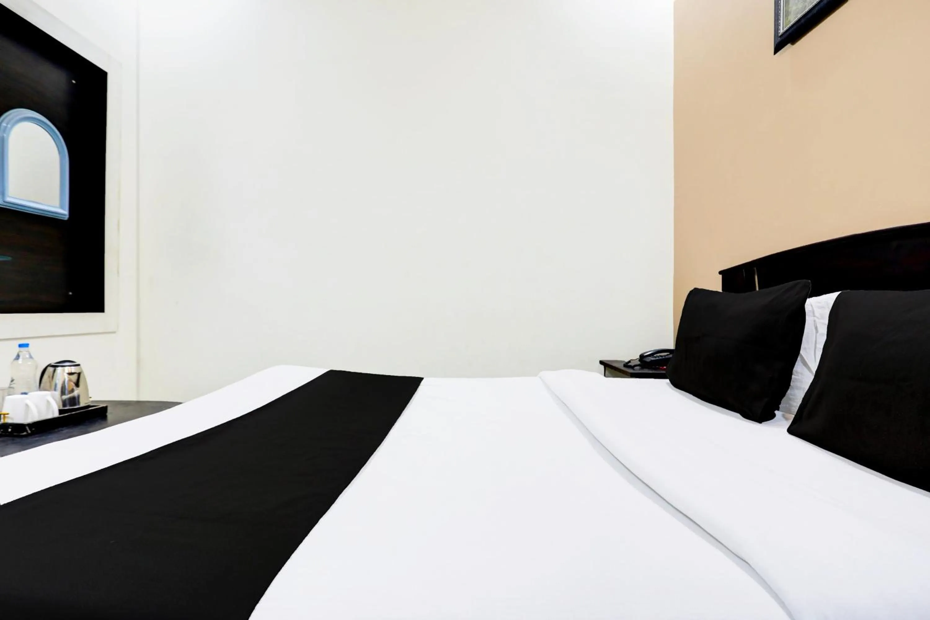 Bedroom in HOTEL O ORVIN INN