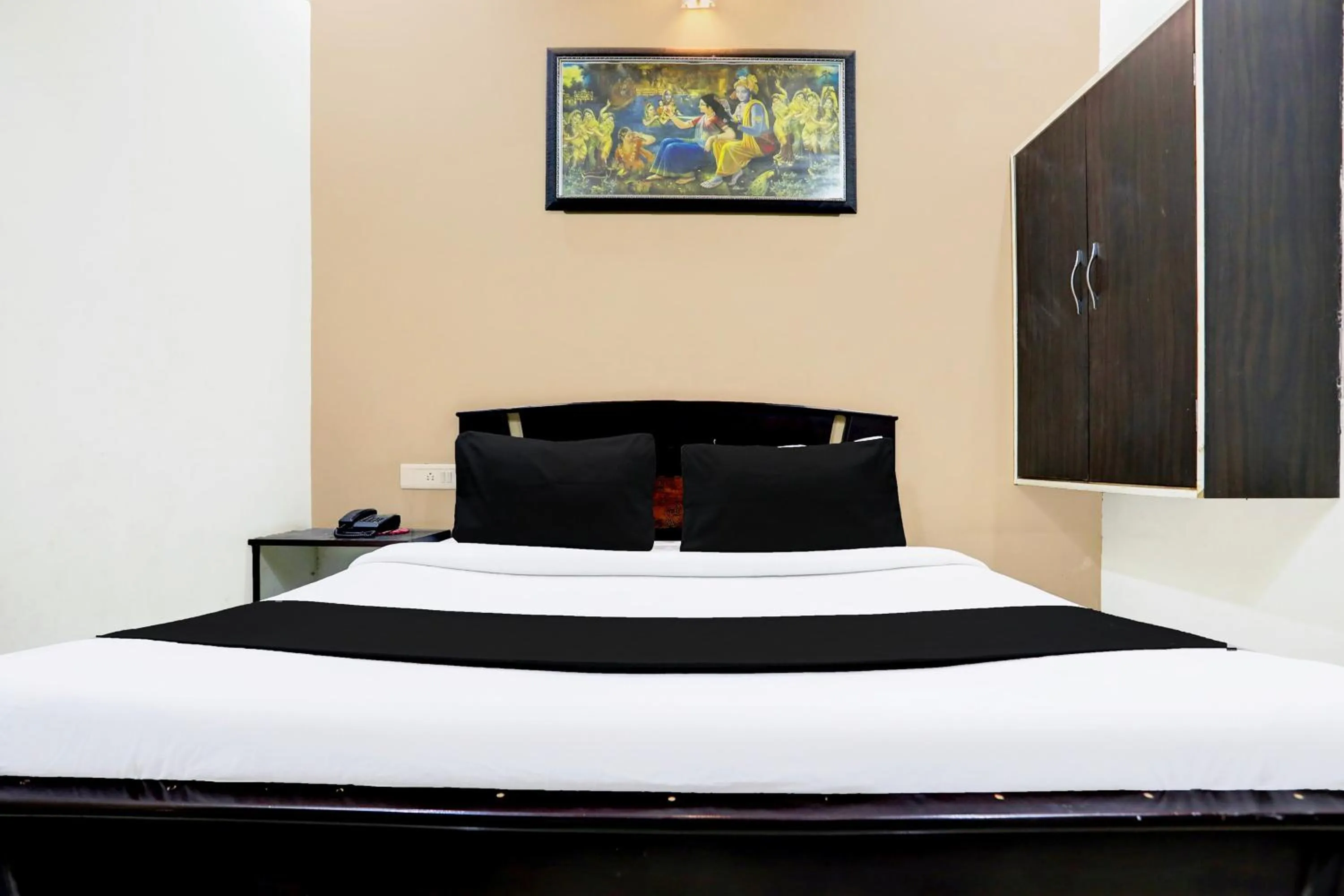 Bedroom in HOTEL O ORVIN INN