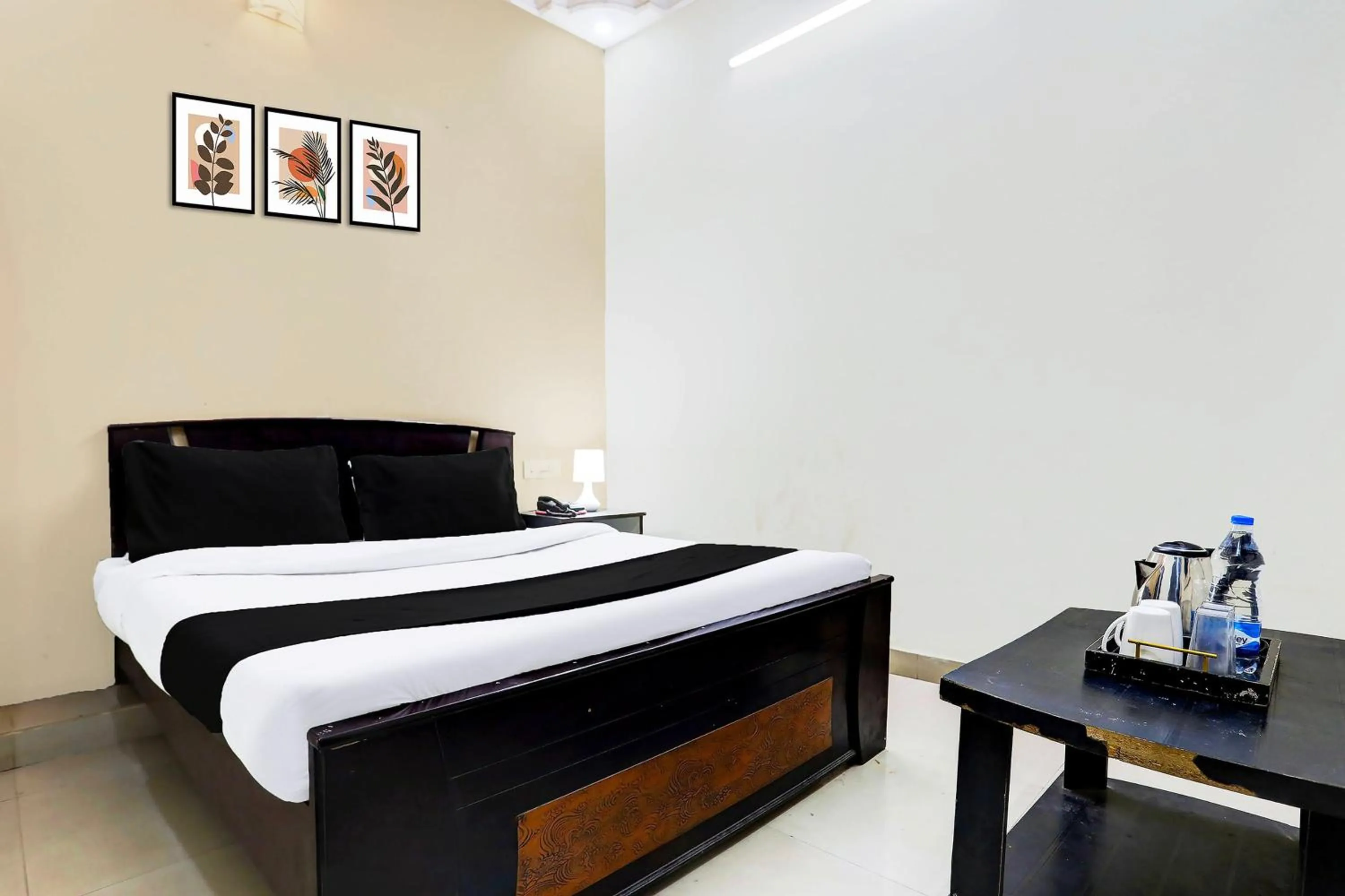 Bedroom in HOTEL O ORVIN INN