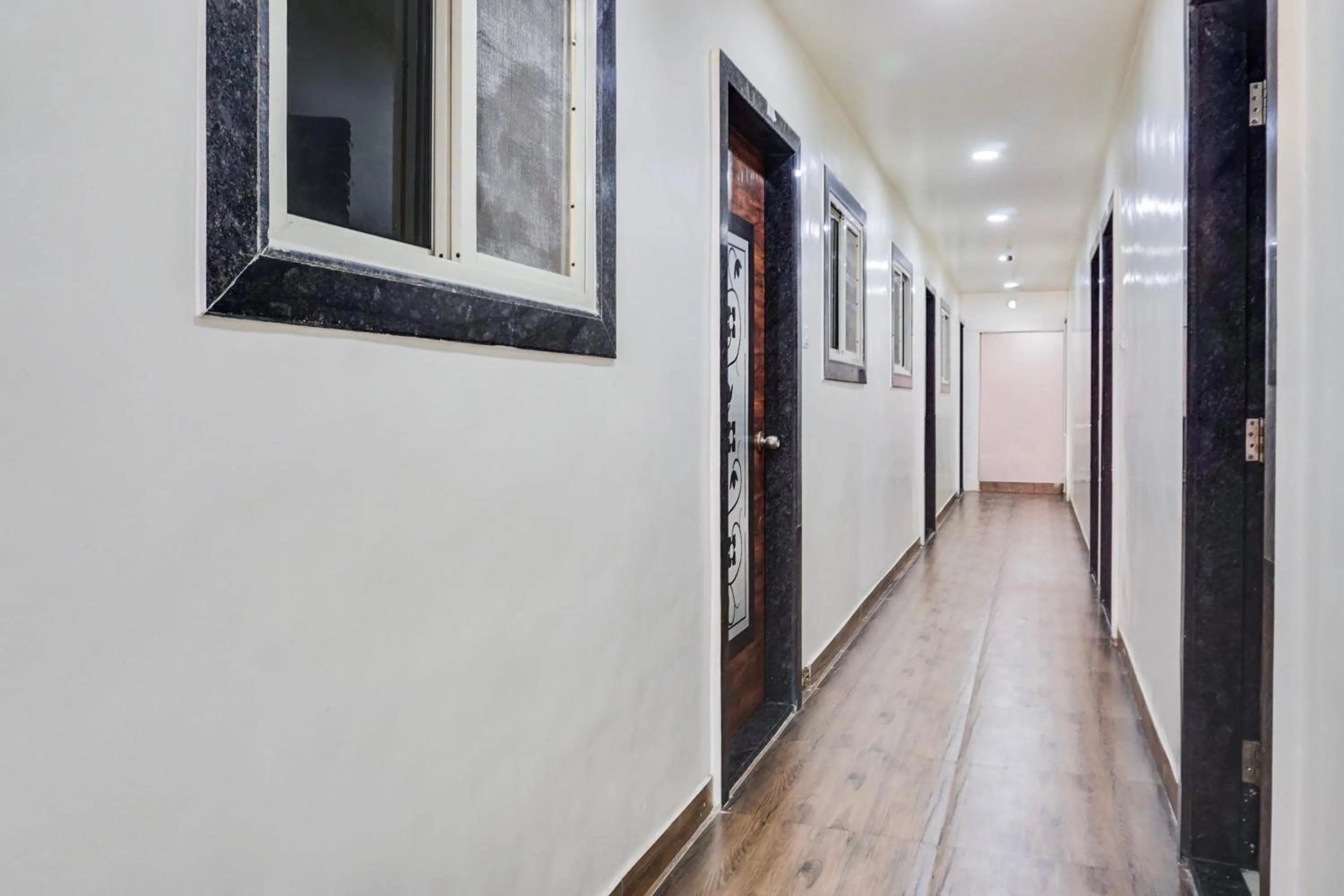 Hotel O Sarovar