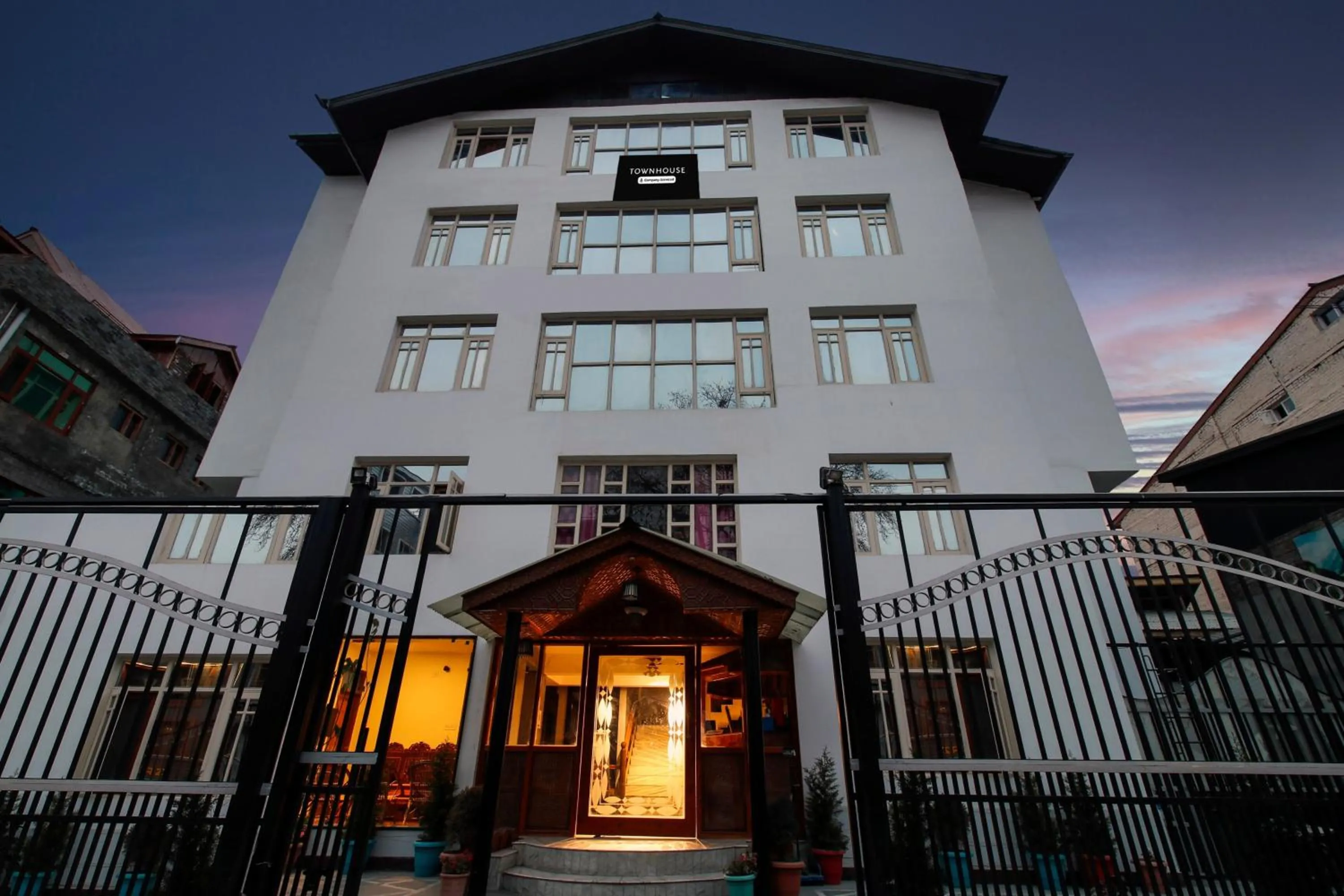 Facade/entrance in Super Townhouse Rajbagh Formerly Hotel Modern