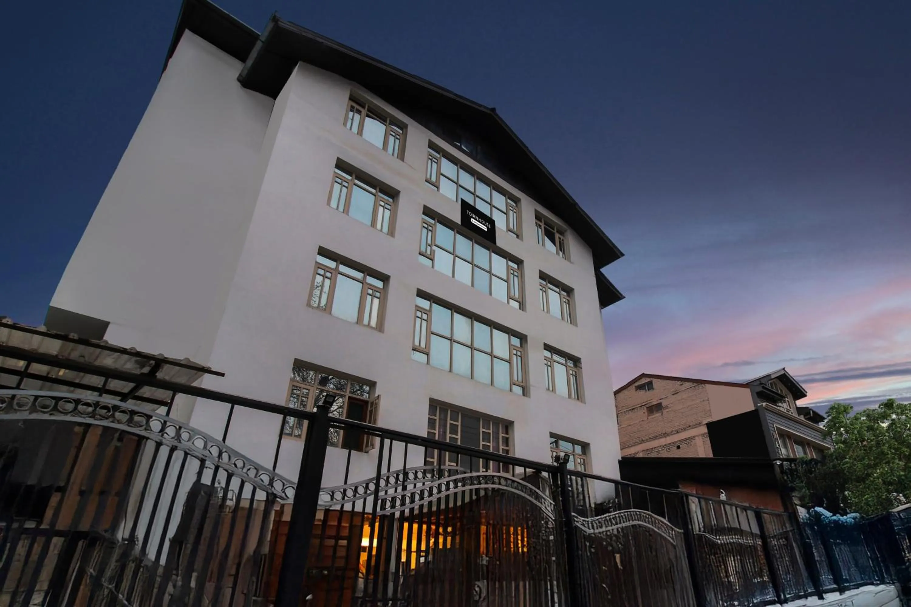 Facade/entrance in Super Townhouse Rajbagh Formerly Hotel Modern