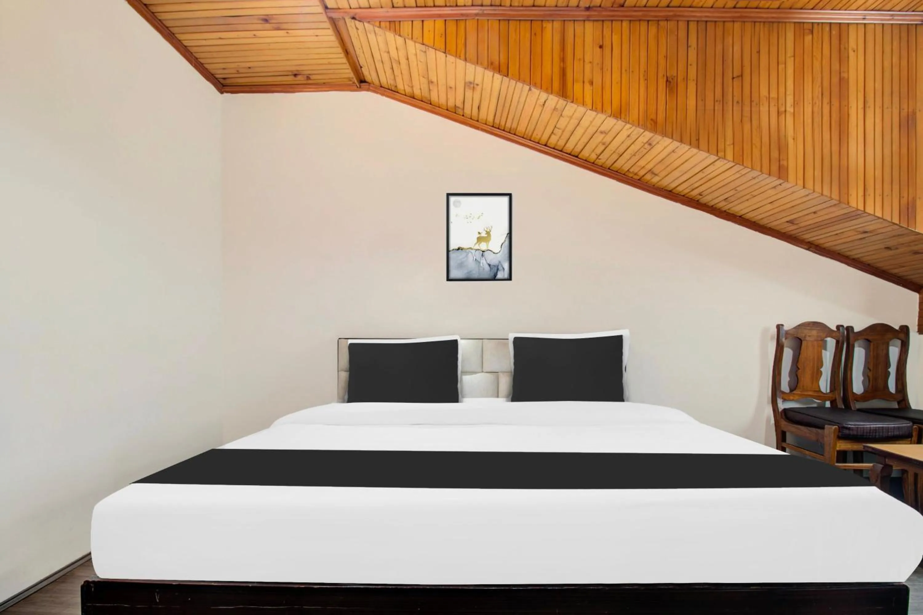 Bedroom, Bed in Super Townhouse Rajbagh Formerly Hotel Modern