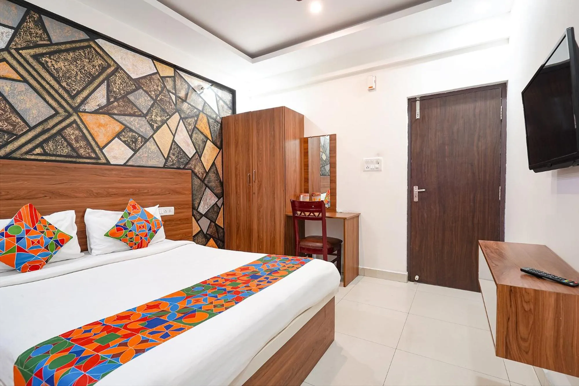 Deluxe Room in FabHotel Royal Comfort Madiwala - Nr Housr Road