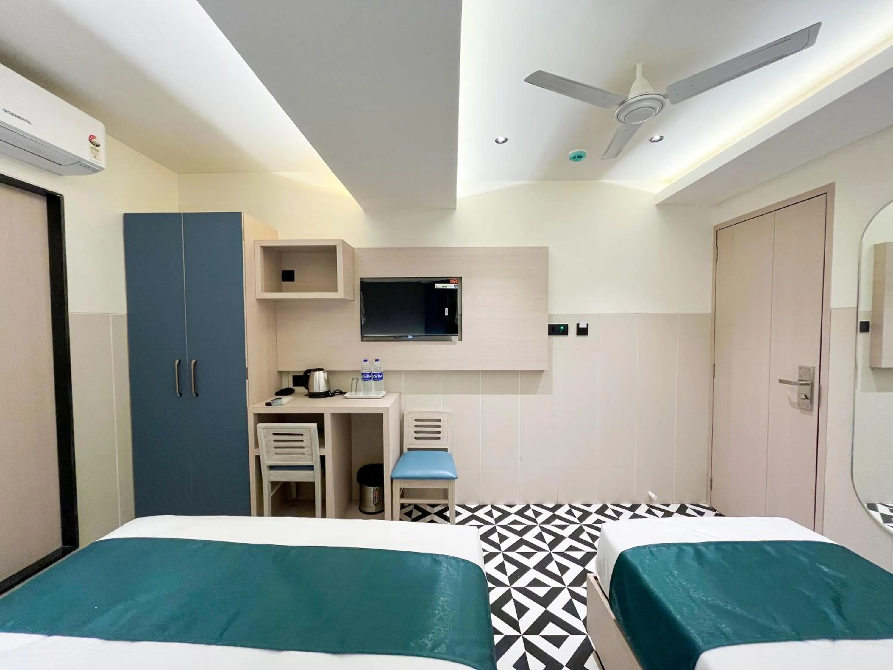 Photo of the whole room, Bed in Bandra Stays