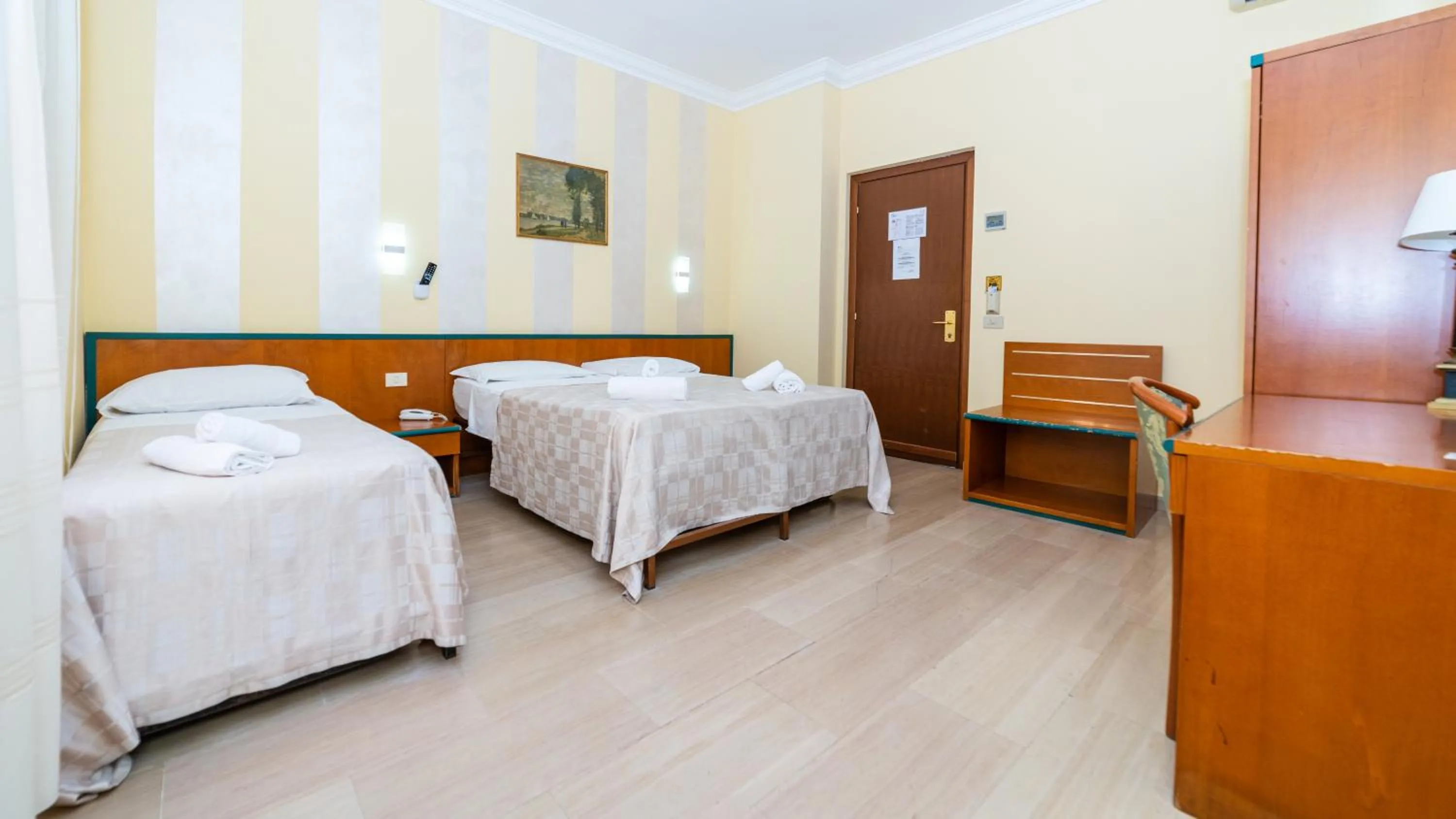 Bedroom, Bed in Hotel Center 3