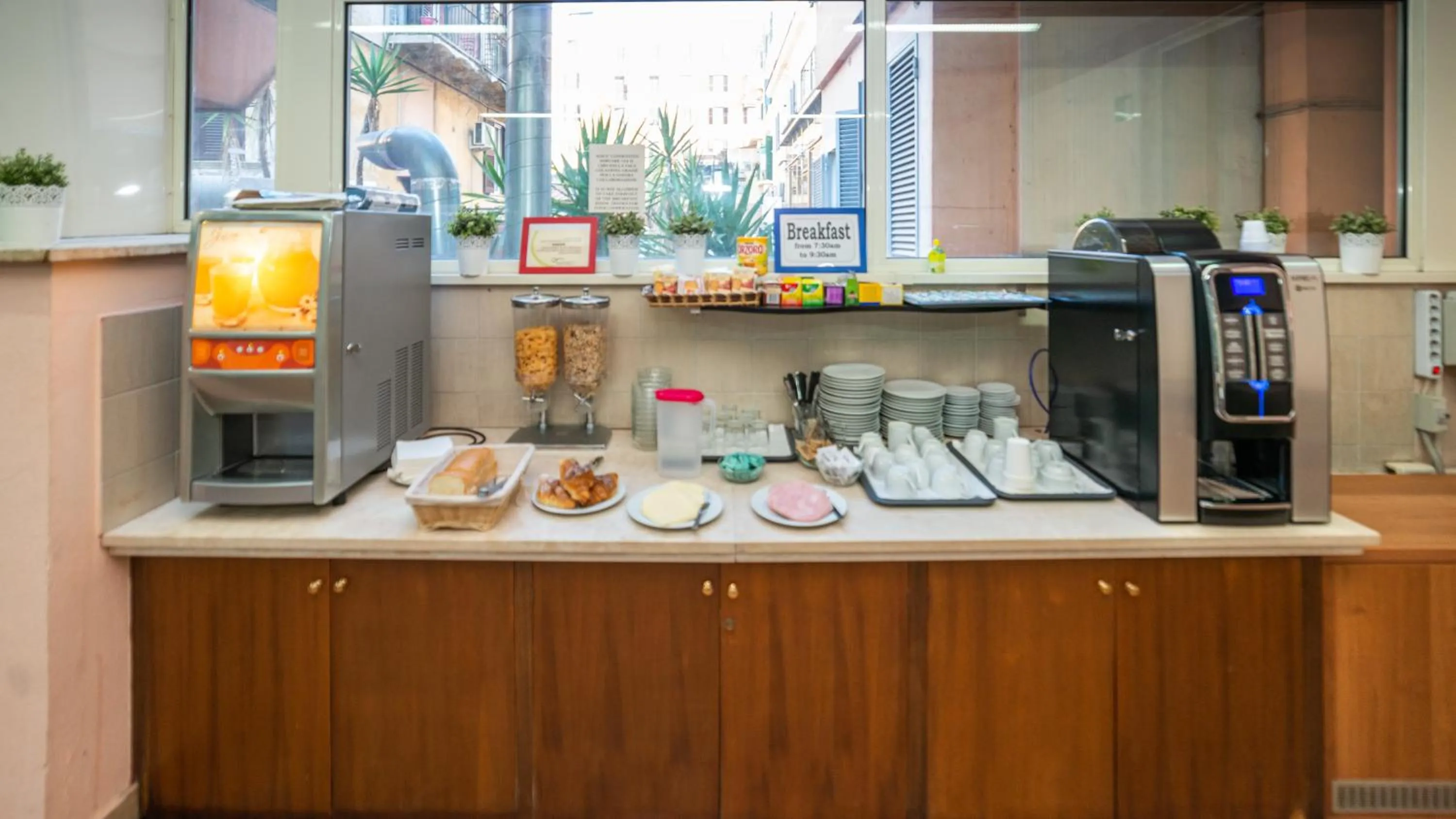 Breakfast in Hotel Center 3