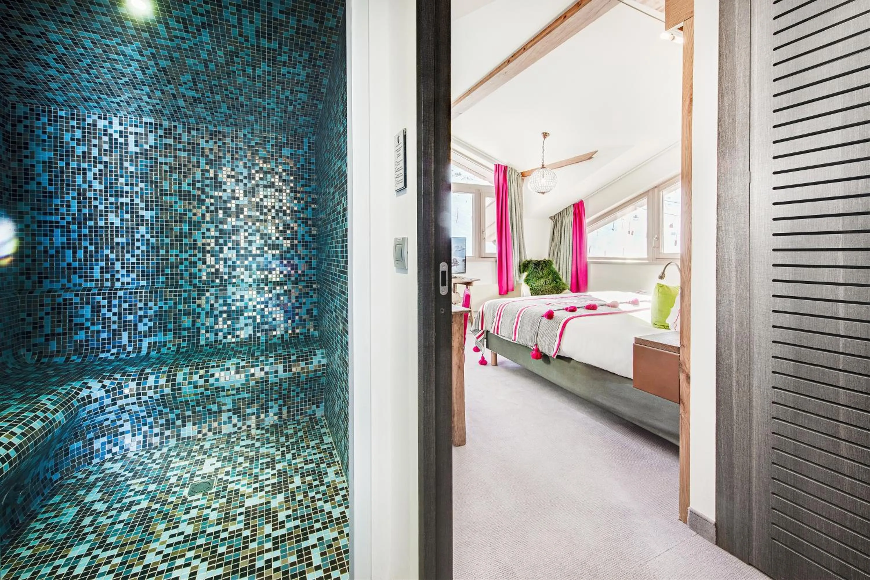 Bed in Hotel Pashmina Le Refuge