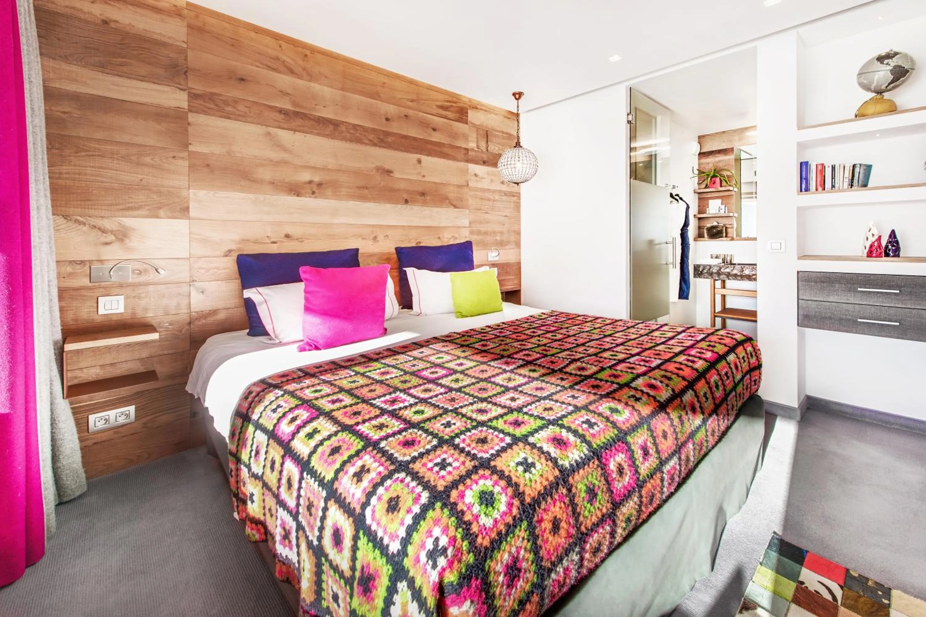 Bed in Hotel Pashmina Le Refuge