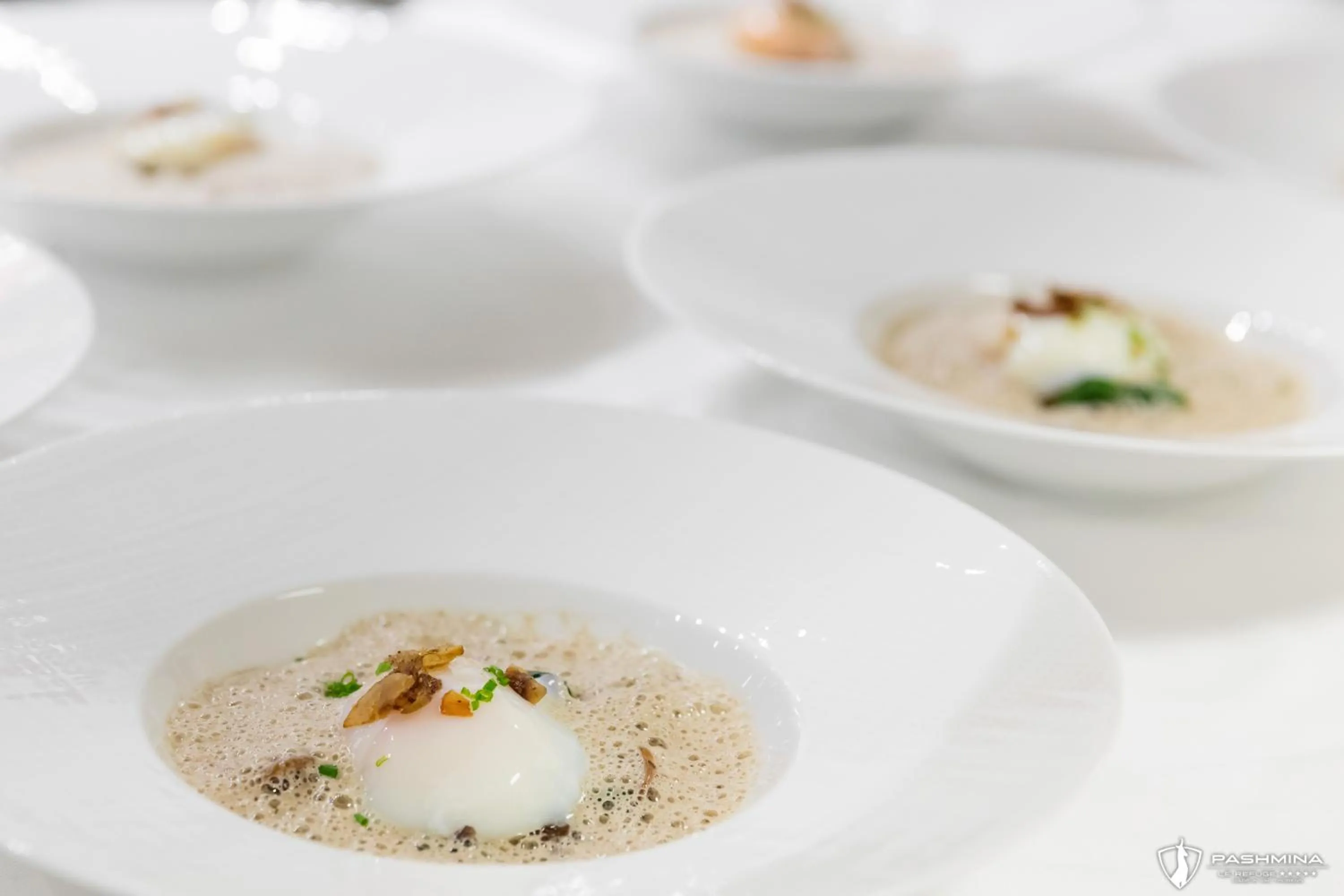 Restaurant/places to eat in Hotel Pashmina Le Refuge