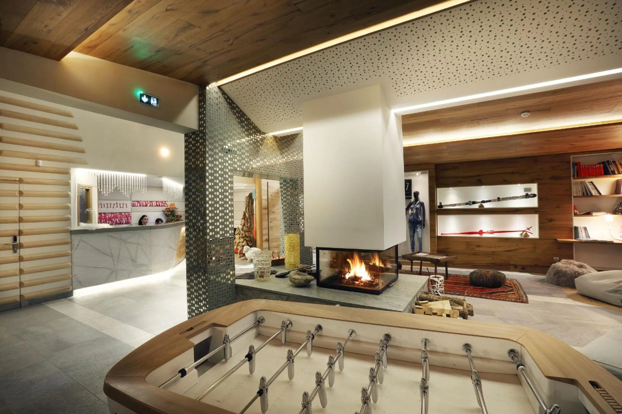 Game Room in Hotel Pashmina Le Refuge