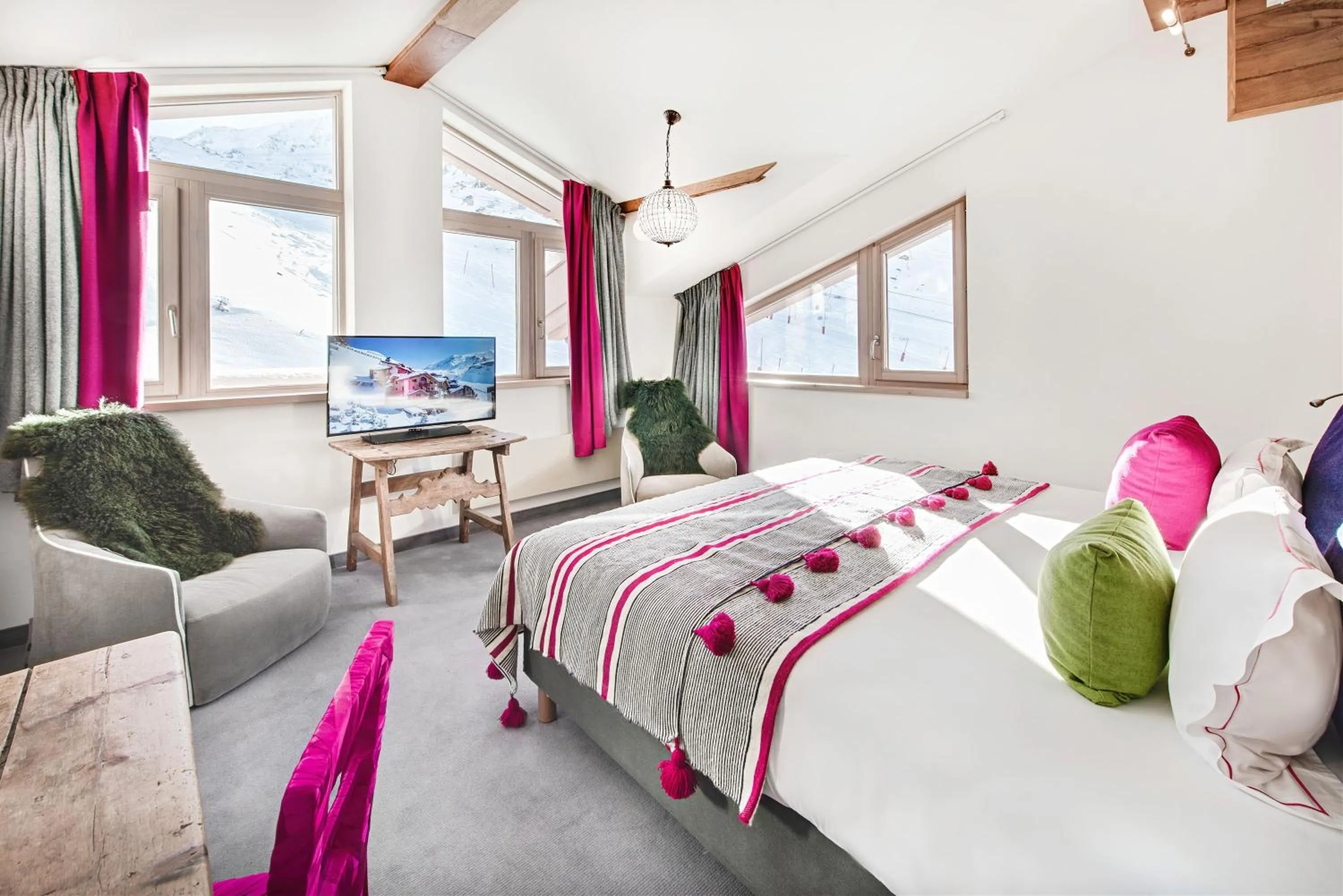 Bed in Hotel Pashmina Le Refuge