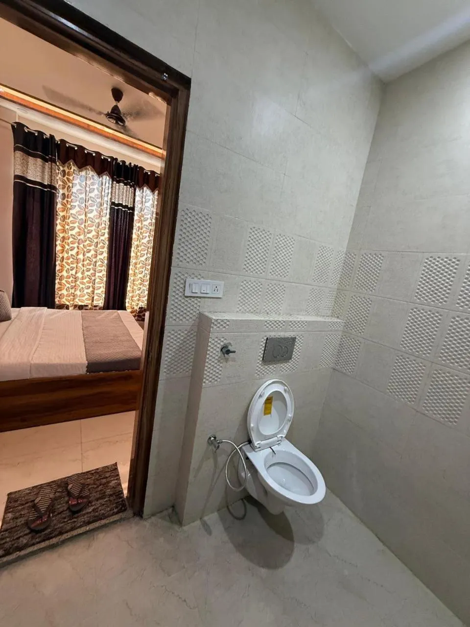 Toilet in Hotel kartik