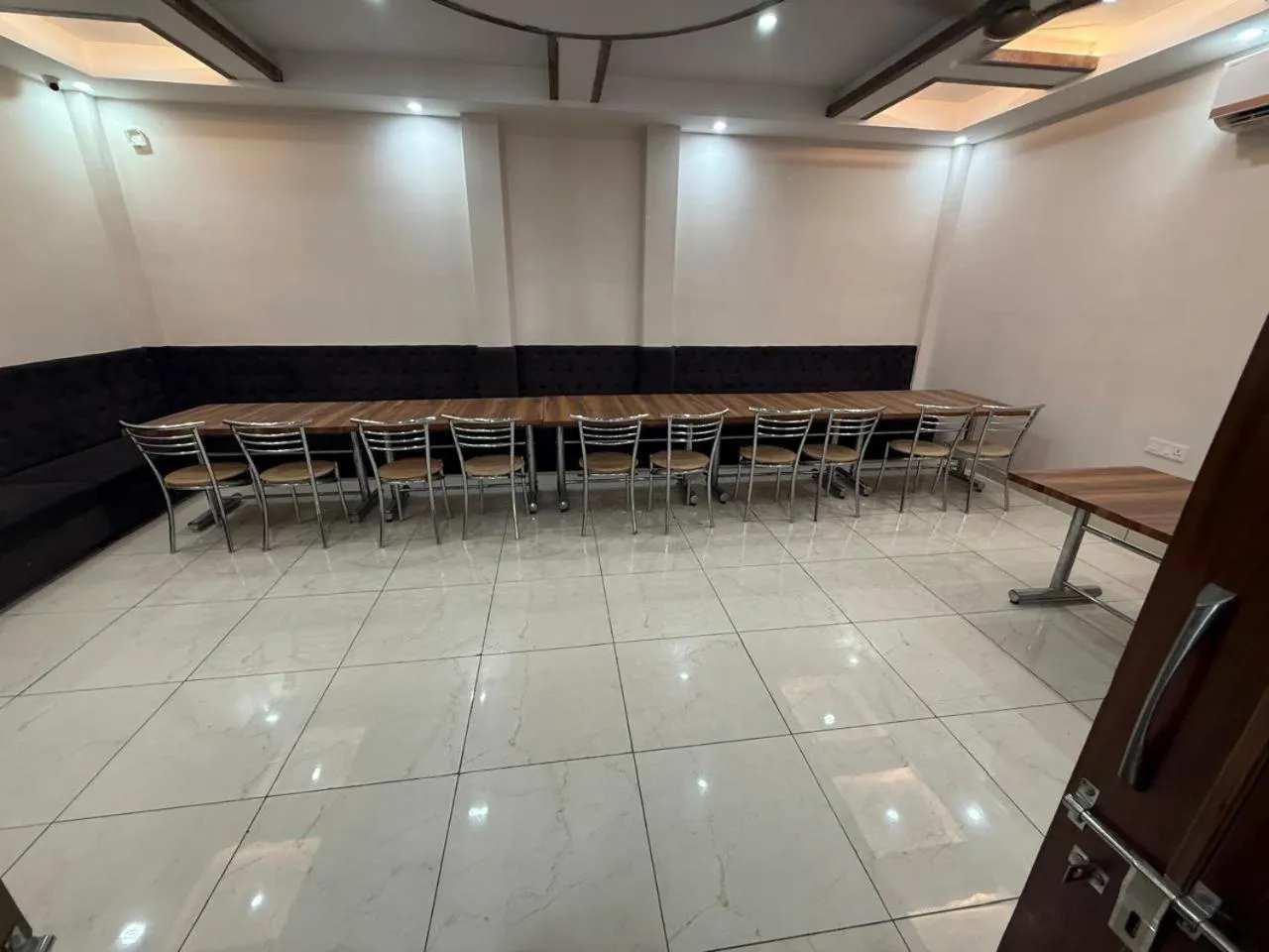 Seating area in Hotel kartik