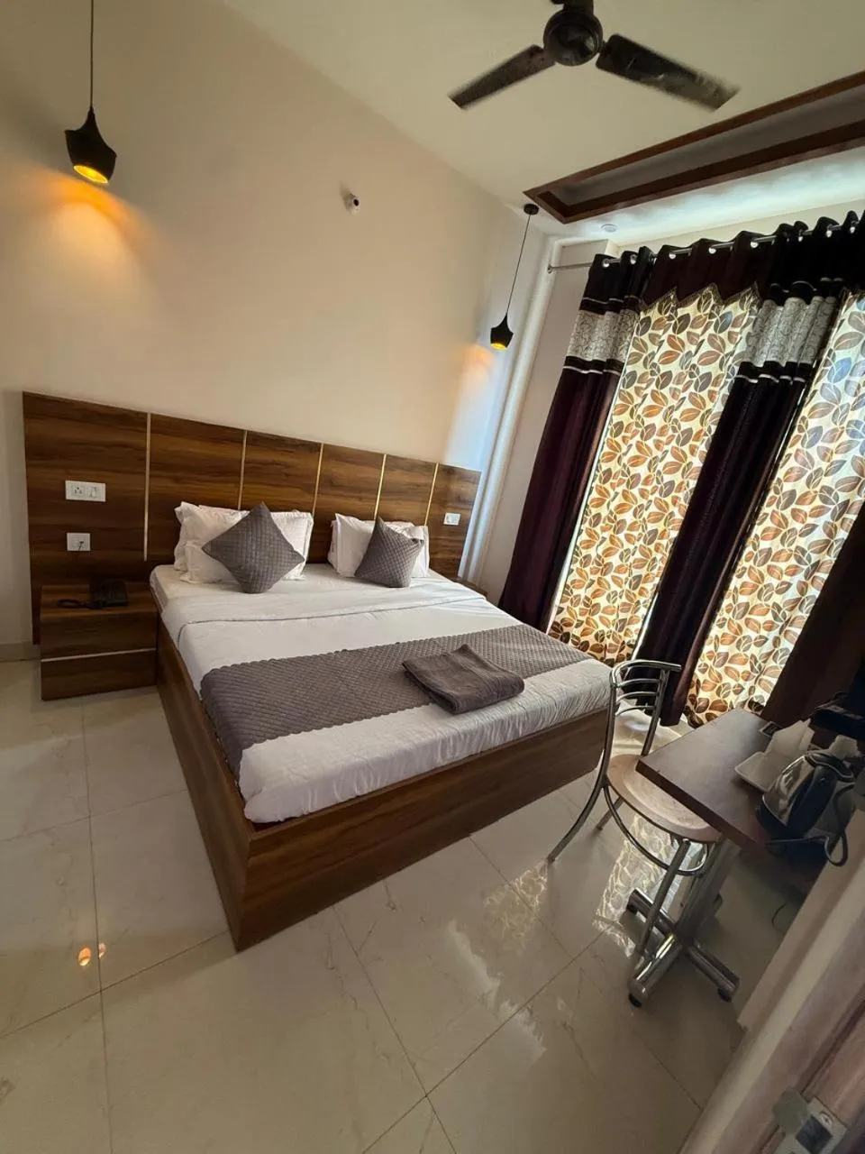 Bedroom, Bed in Hotel kartik