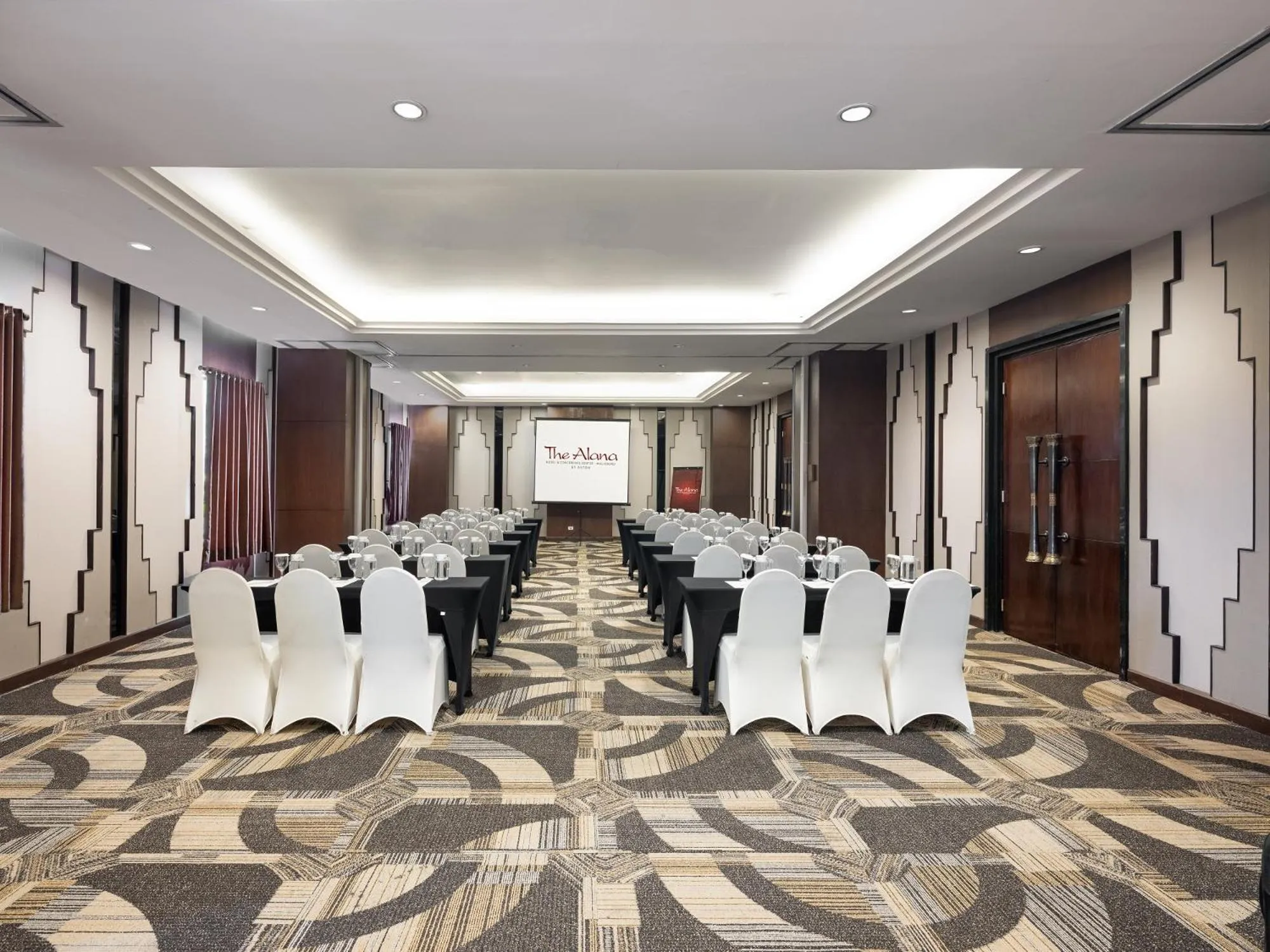 Meeting/conference room in The Alana Hotel & Conference Center Malioboro Yogyakarta by ASTON